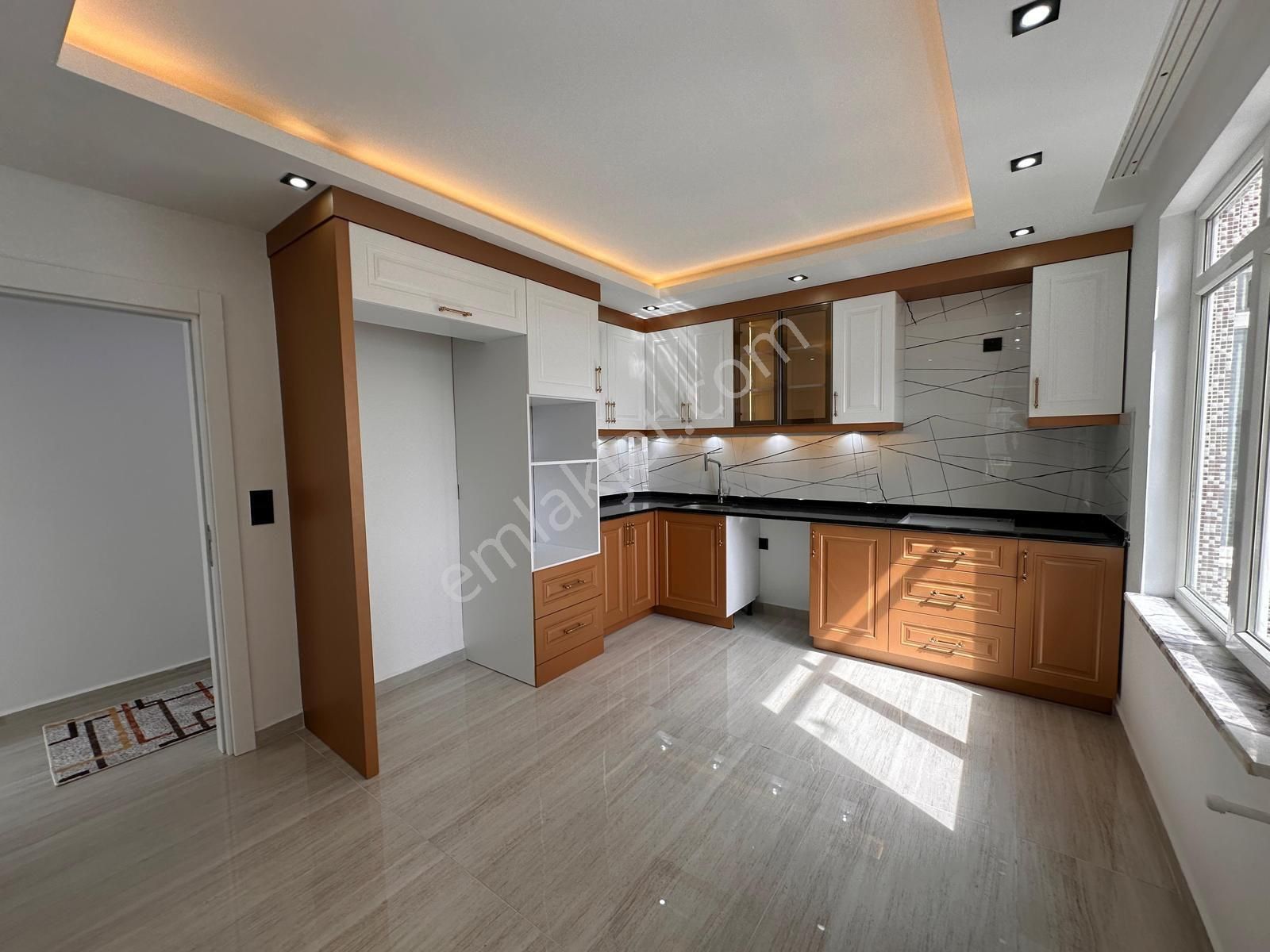 Saray Mahallesi Site İci 3+1 Ayri Mutfak Satilik Daire