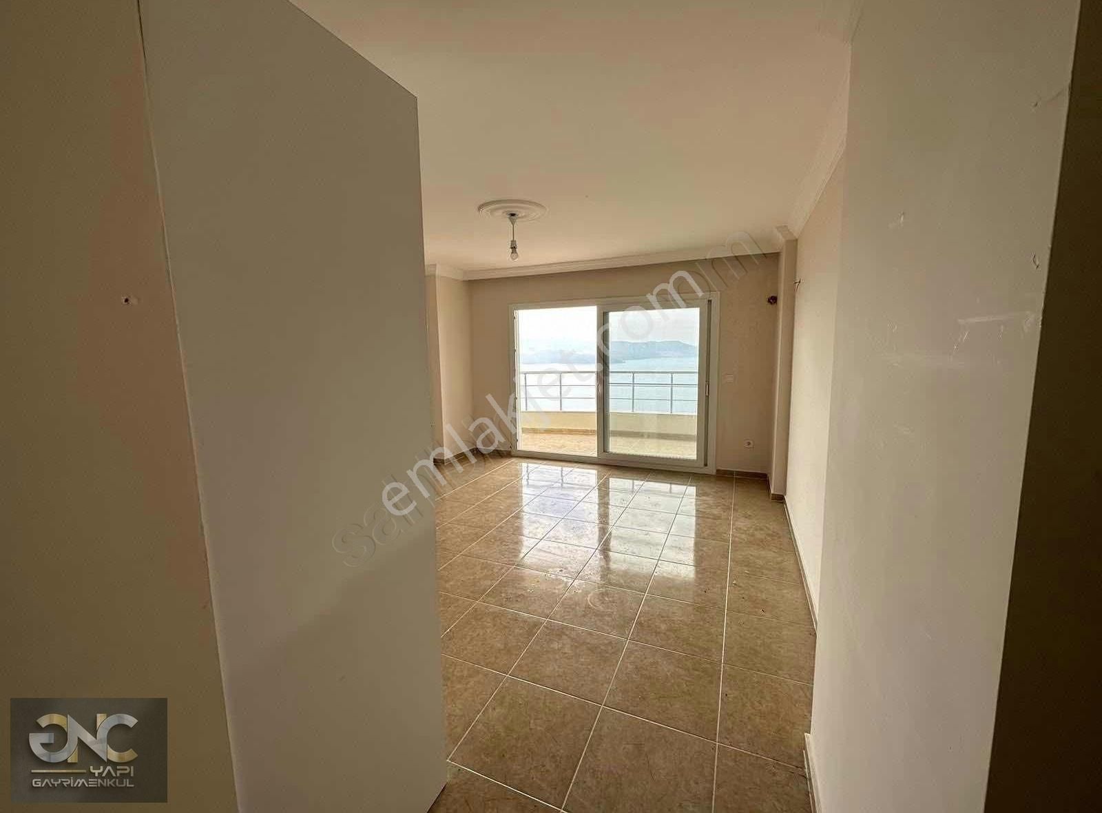 Kesintisiz Deniz Manzaralı Havuzlu Sitede 1+1 Daire - Görsel 3