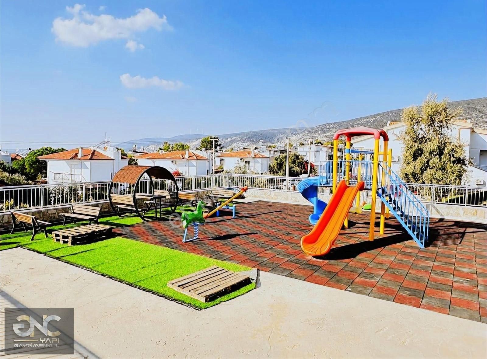 Akbük Merkezde Geniş Kullanım Alanlı 3+1 Dublex - Görsel 11