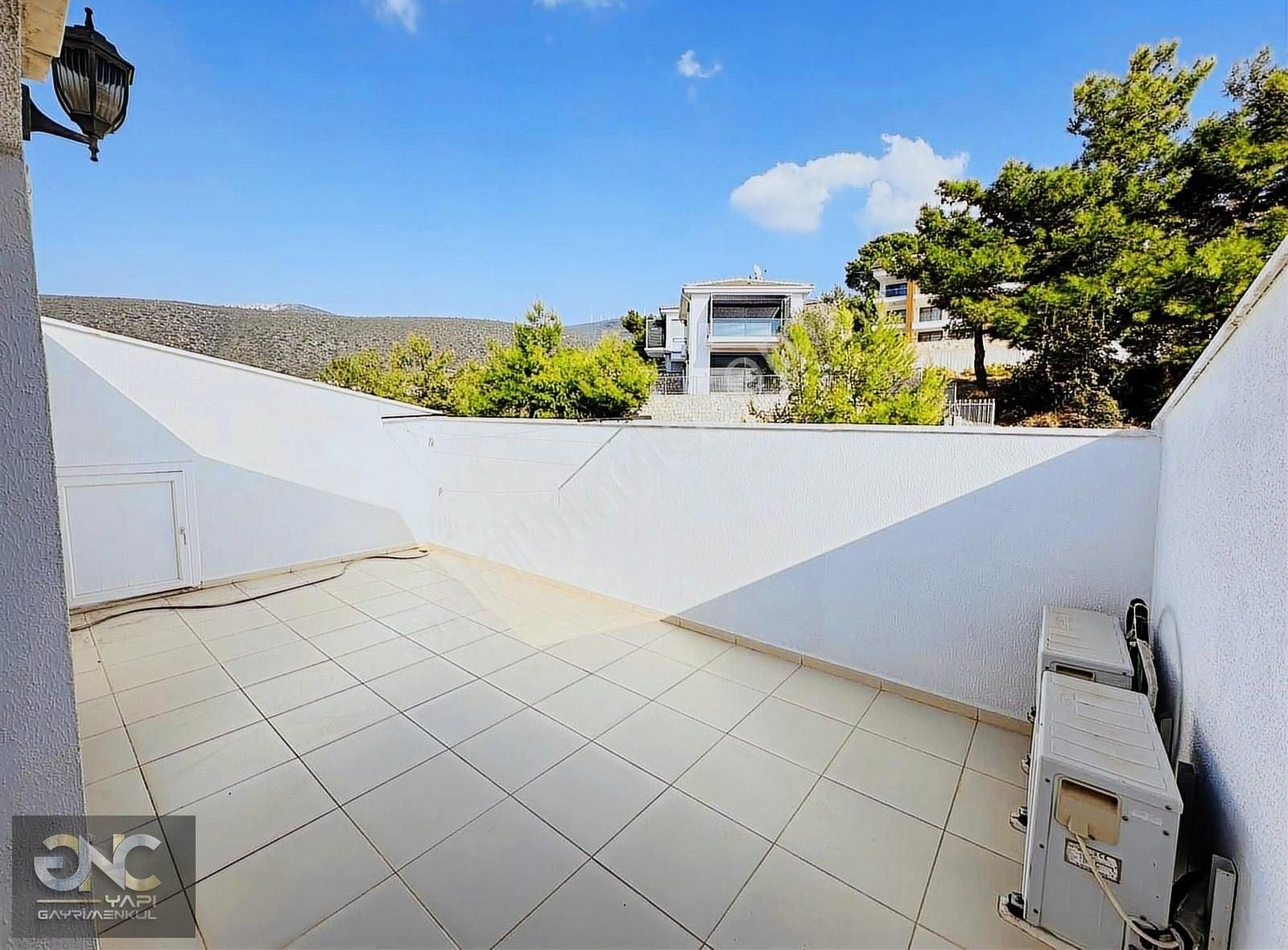 Akbük Merkezde Geniş Kullanım Alanlı 3+1 Dublex - Görsel 7