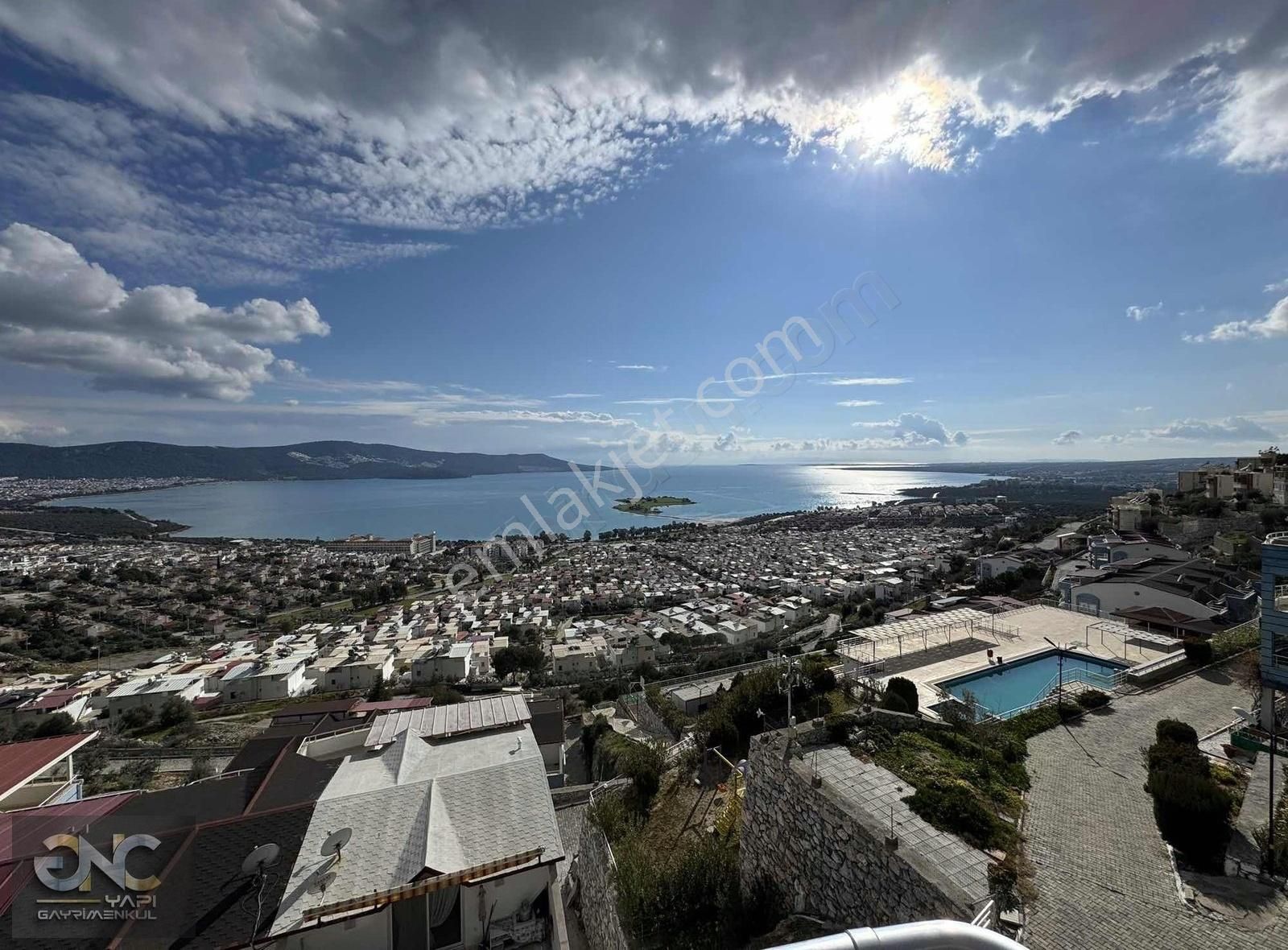 Havuzlu Güvenlikli Sitede Deniz Manzaralı Dublex Daire - Görsel 22