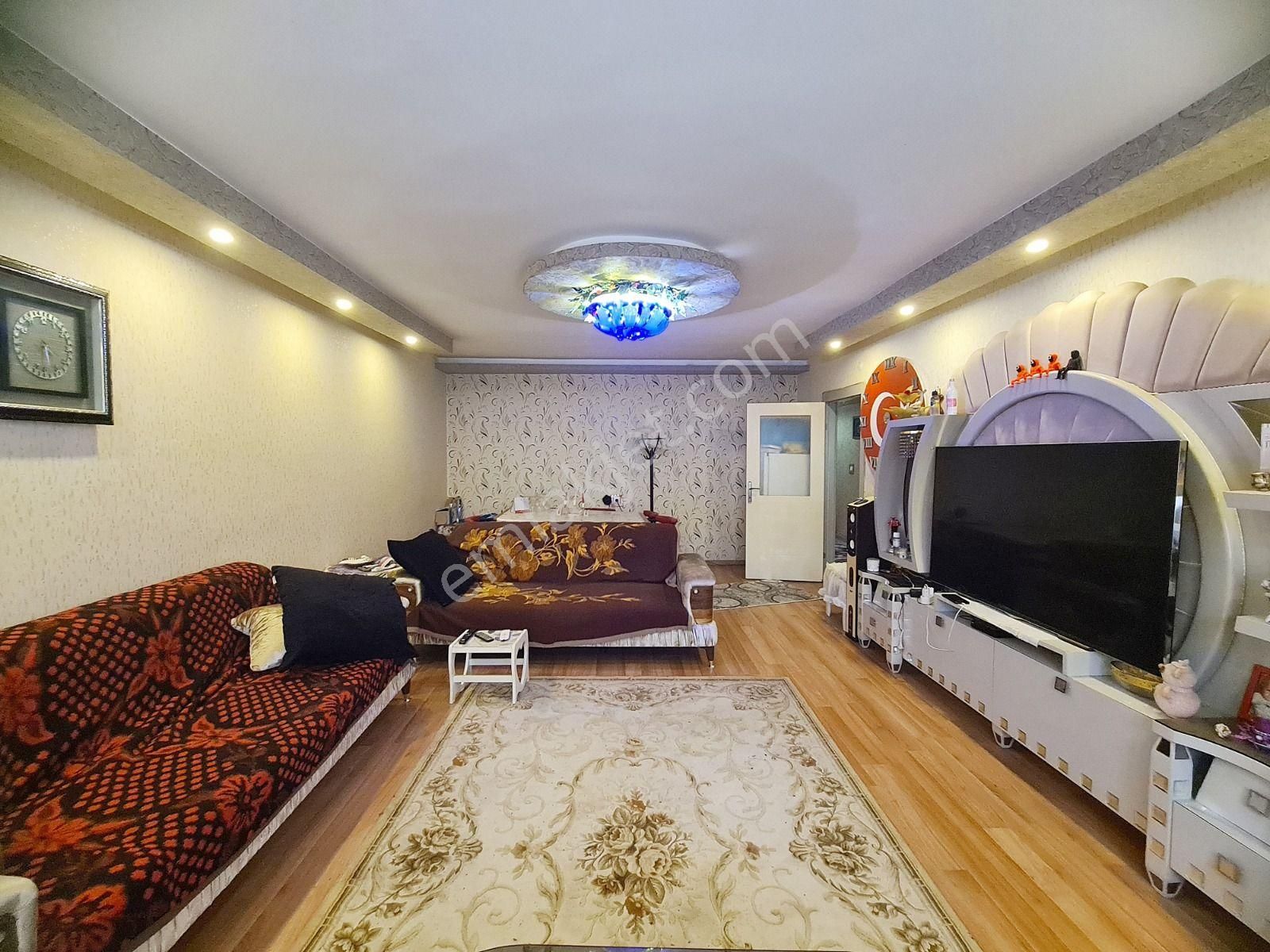 Yükseltepe'de Cadde Paraleli Park Karşısı Full Yapılı Geniş 3+1