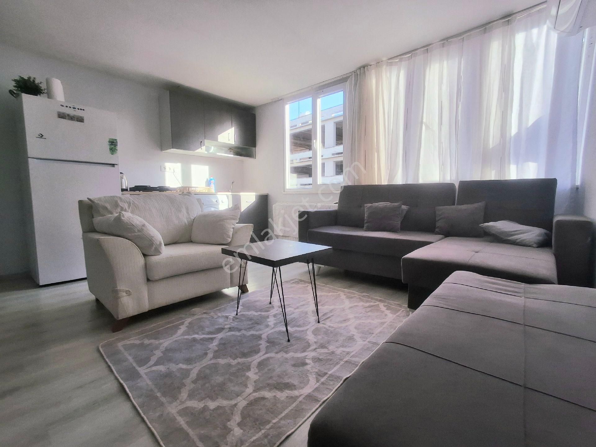 Kadıköy Merkez'de 2+1 Eşyalı Kiralık Daire