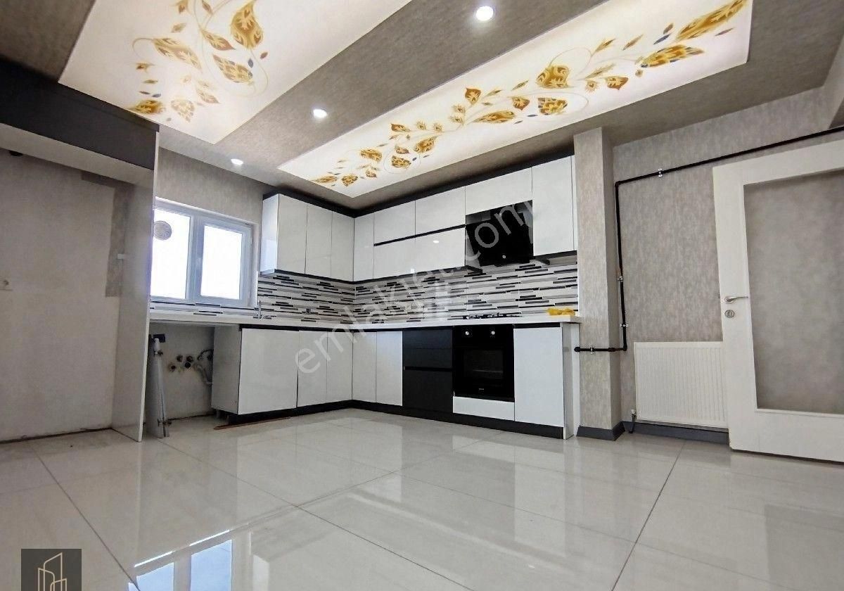 Yenikent Mustafa Kemalde Okullar Bölgesinde Park Cepheli Kiralık 4+1daire