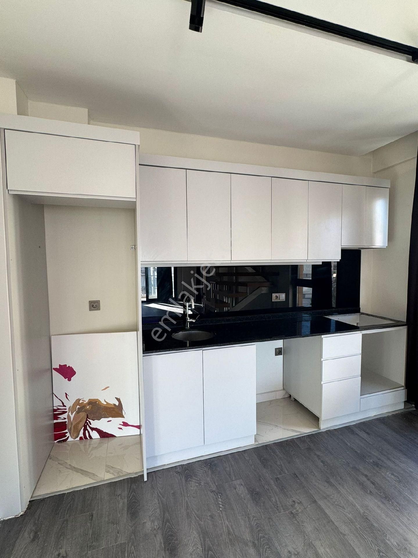 Saray Mahallesinde Satılık 2+1 Dublex Daire