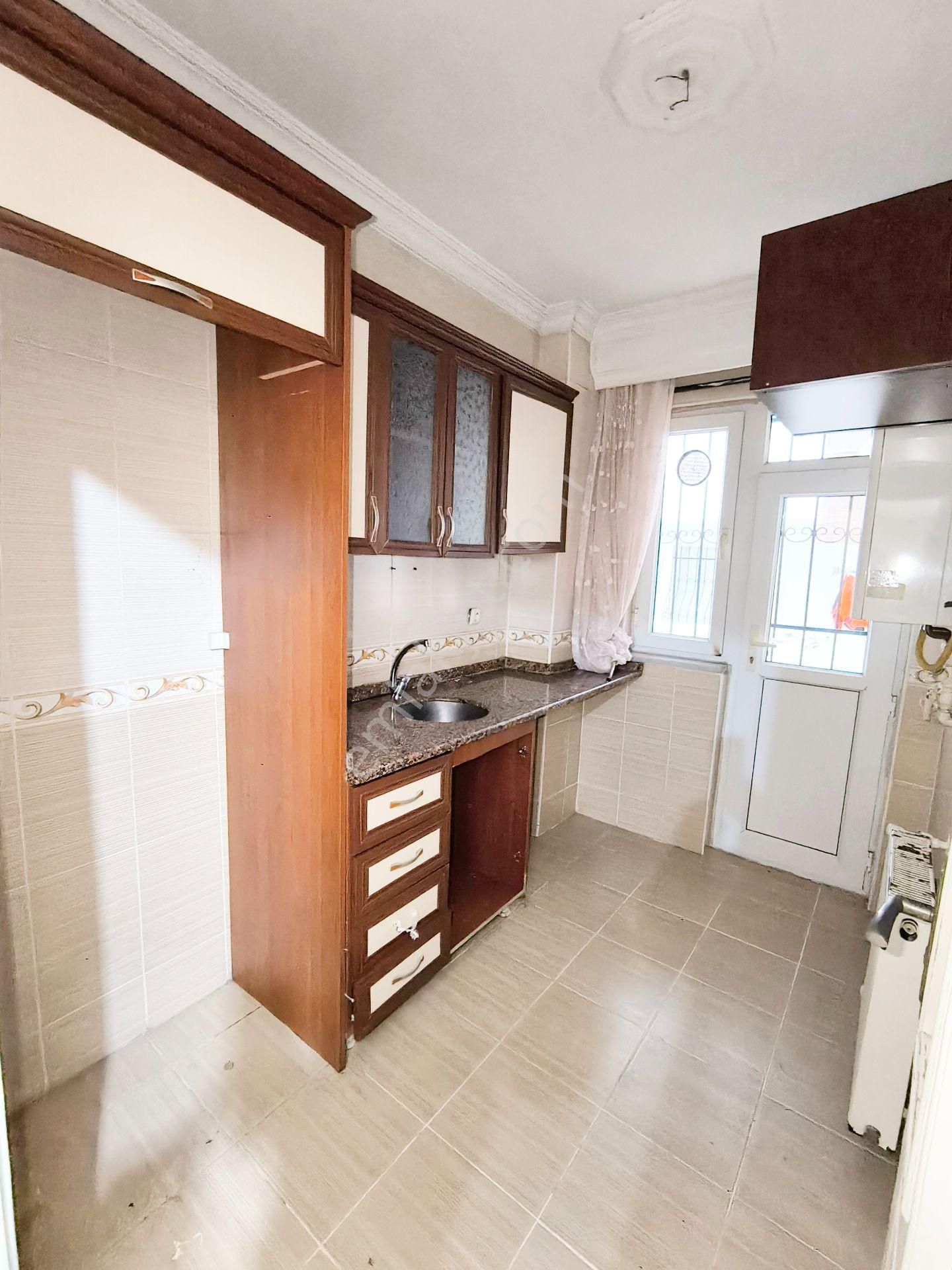 Yenibosna E5 Metro Yakını Kiralık Daire