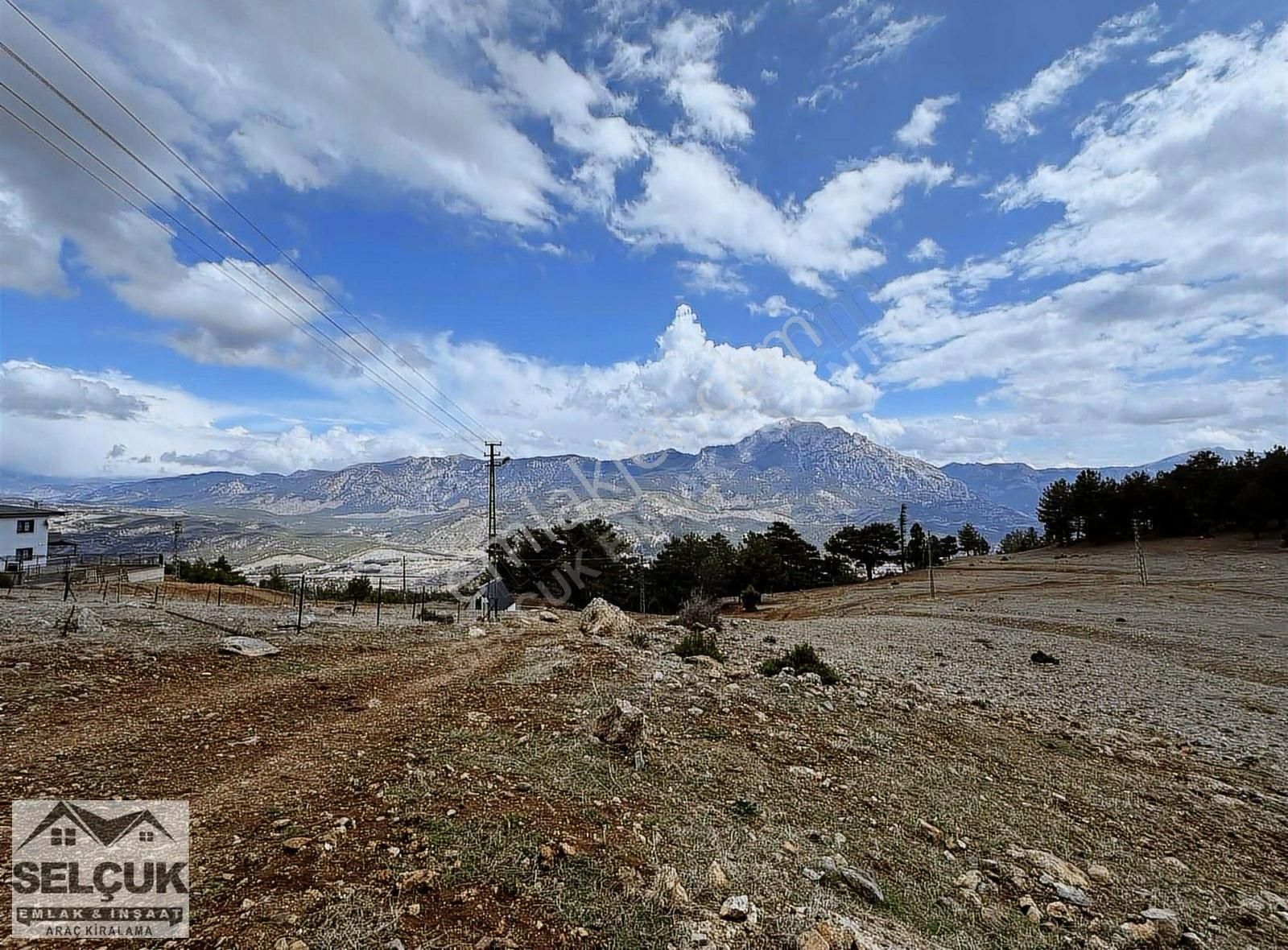 Selçuk Emlak'tan Yenikonacık Bozkırlı'da Satılık 433m2 Köşe Arsa
