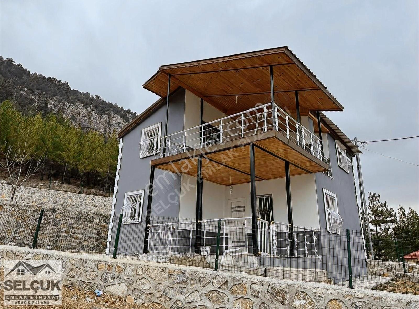 Pozantı Selçuk Emlak'tan Yenikonacık'ta Satılık Villa