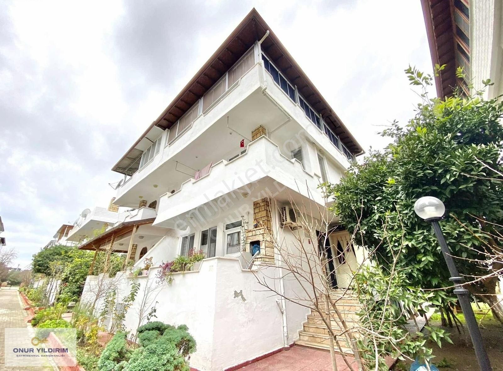 Onuryıldırım Dan Güre De Denize 500 Metre Masrafsız 3+1 Villa