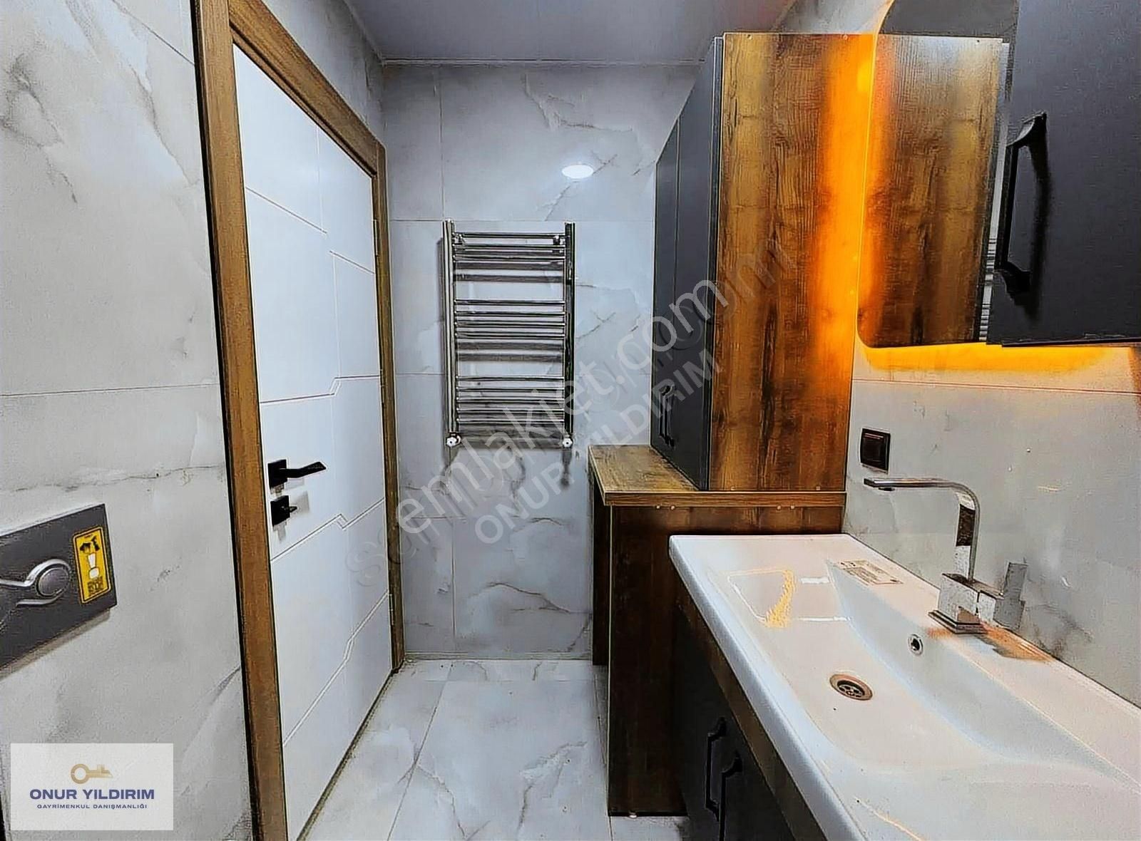 Onuryıldırım Dan Altınkumda Denize 300 Metre Ön Cephe 1+1
