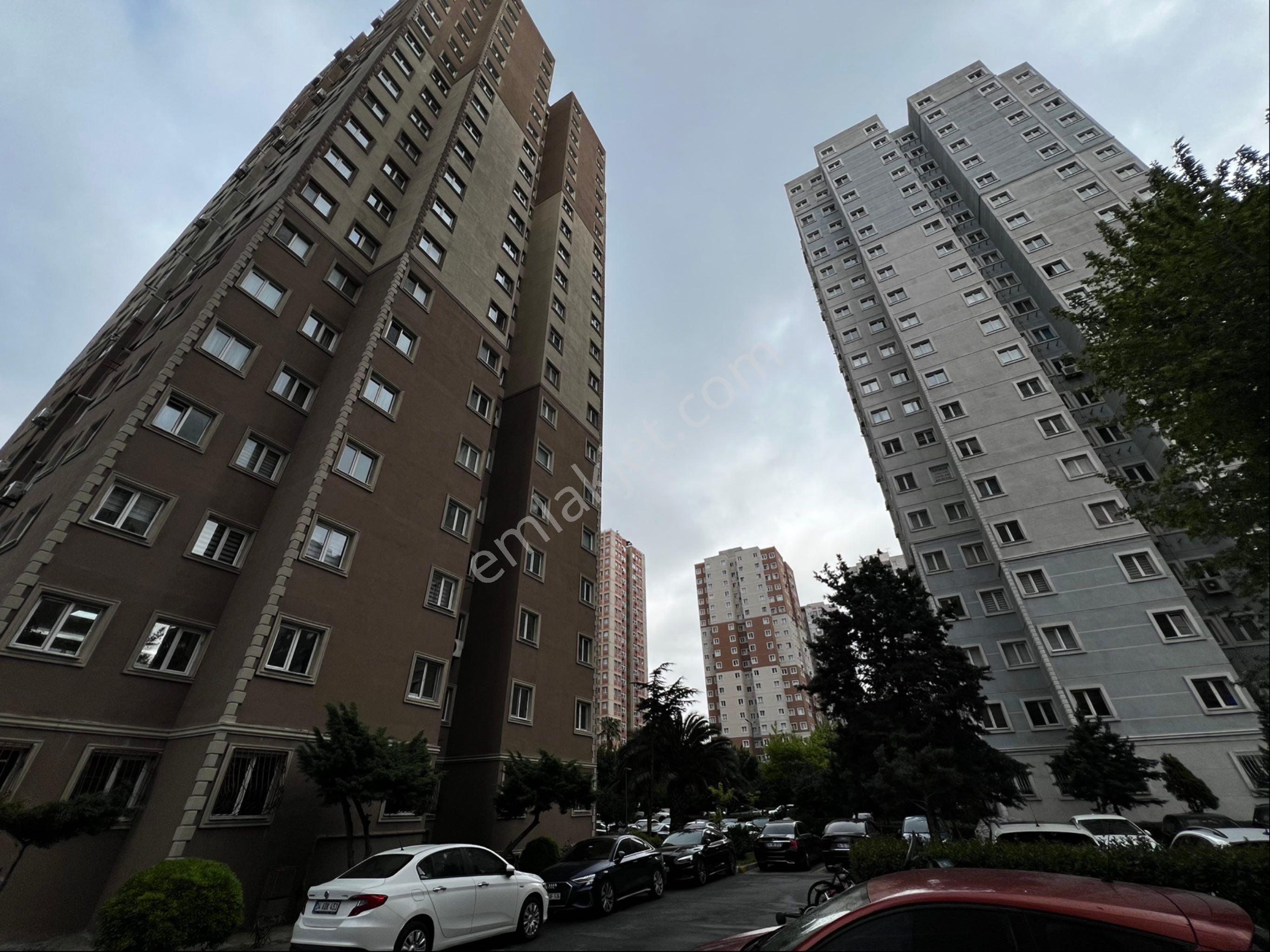 Zeytinburnu Tercüman Sitesi 19. Katta Satılık Daire – Manzaralı