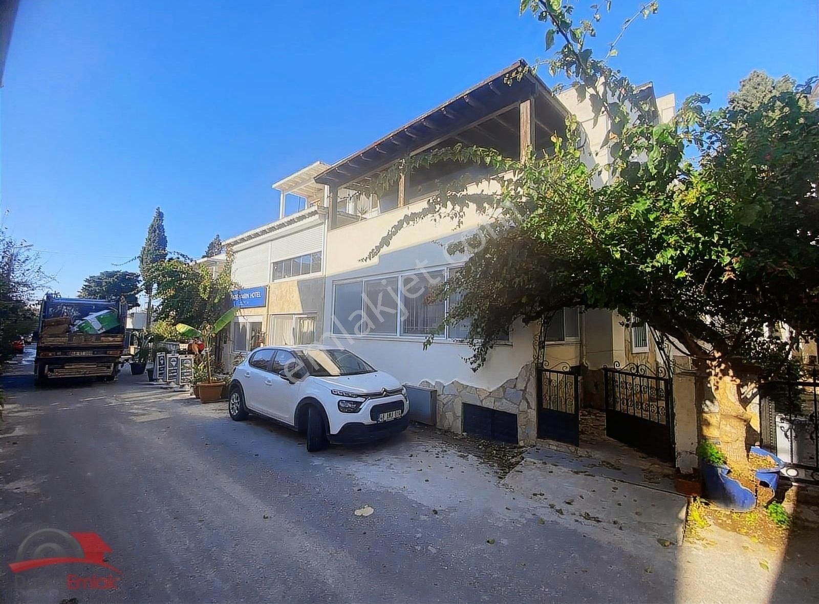 Doğuş Emlak'tan Merkezde Marinaya 50 Metre Bahçe Katı 2+1 Daire