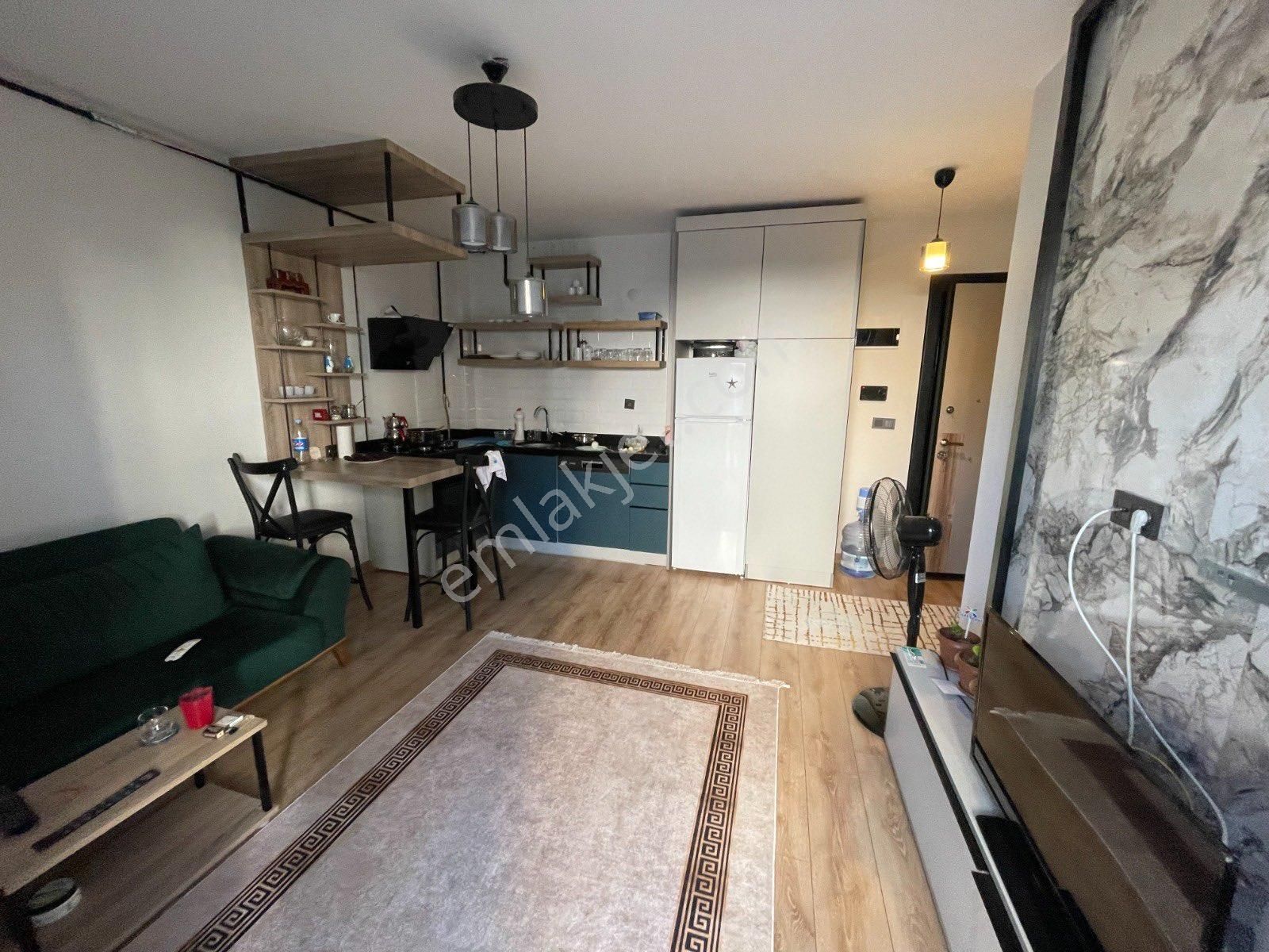 Dumlupınar'da 1+1 Bahçeli Eşyalı Satılık Daire