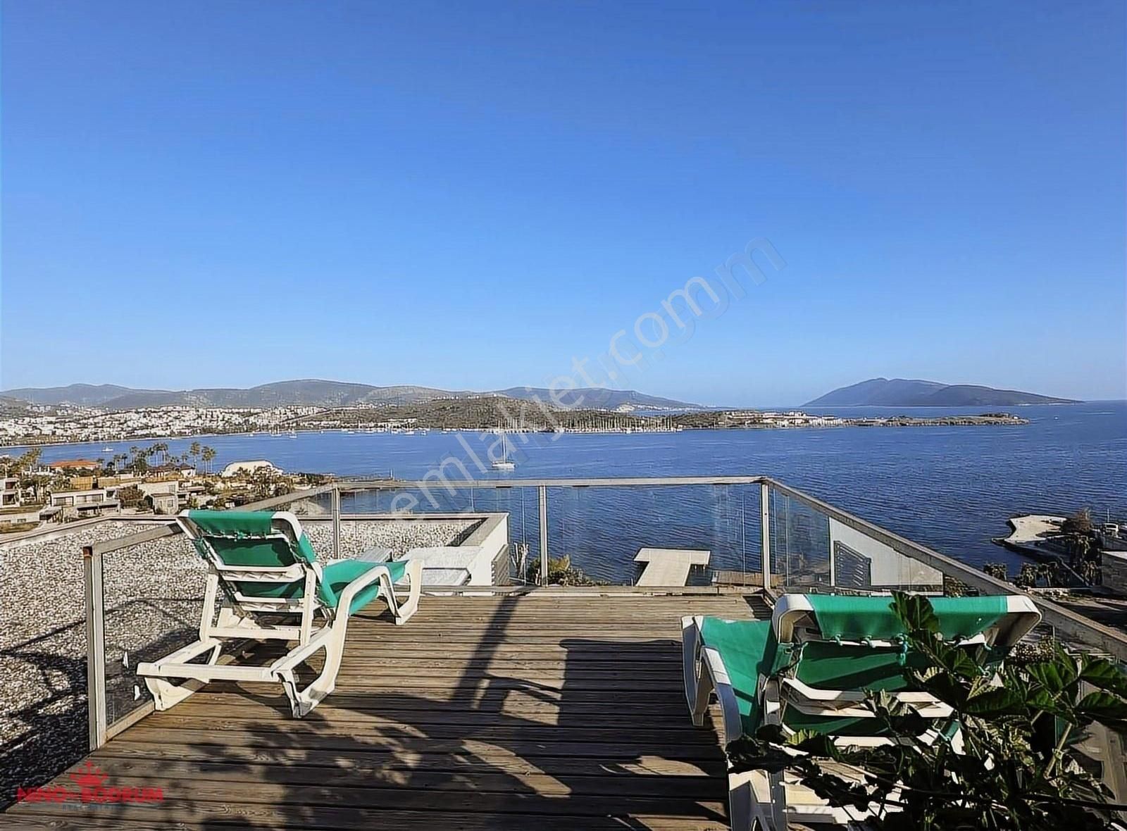 Bodrum Asarlık'ta Full Manzaralı Plajli 2+1 Bahçeli Daire