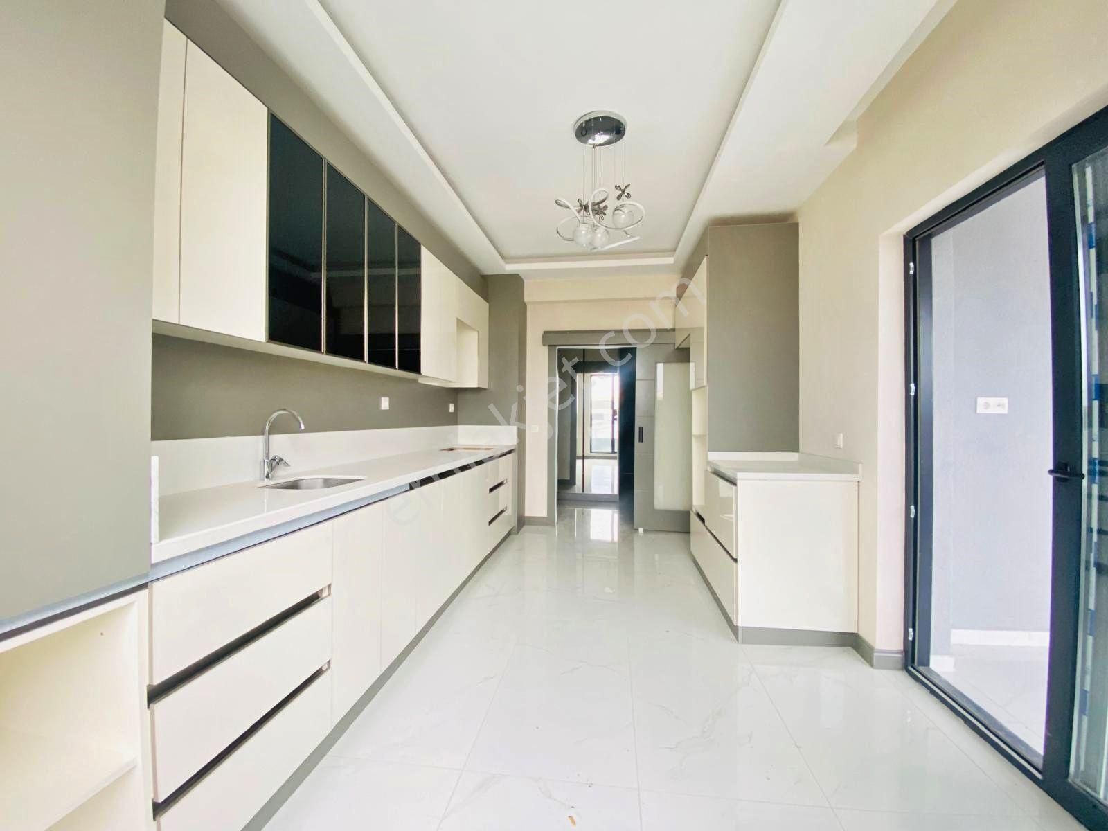 Denizden Site İçerisinde %80 Kredi İmkanıyla Arakat Ultra Lüks 3+1