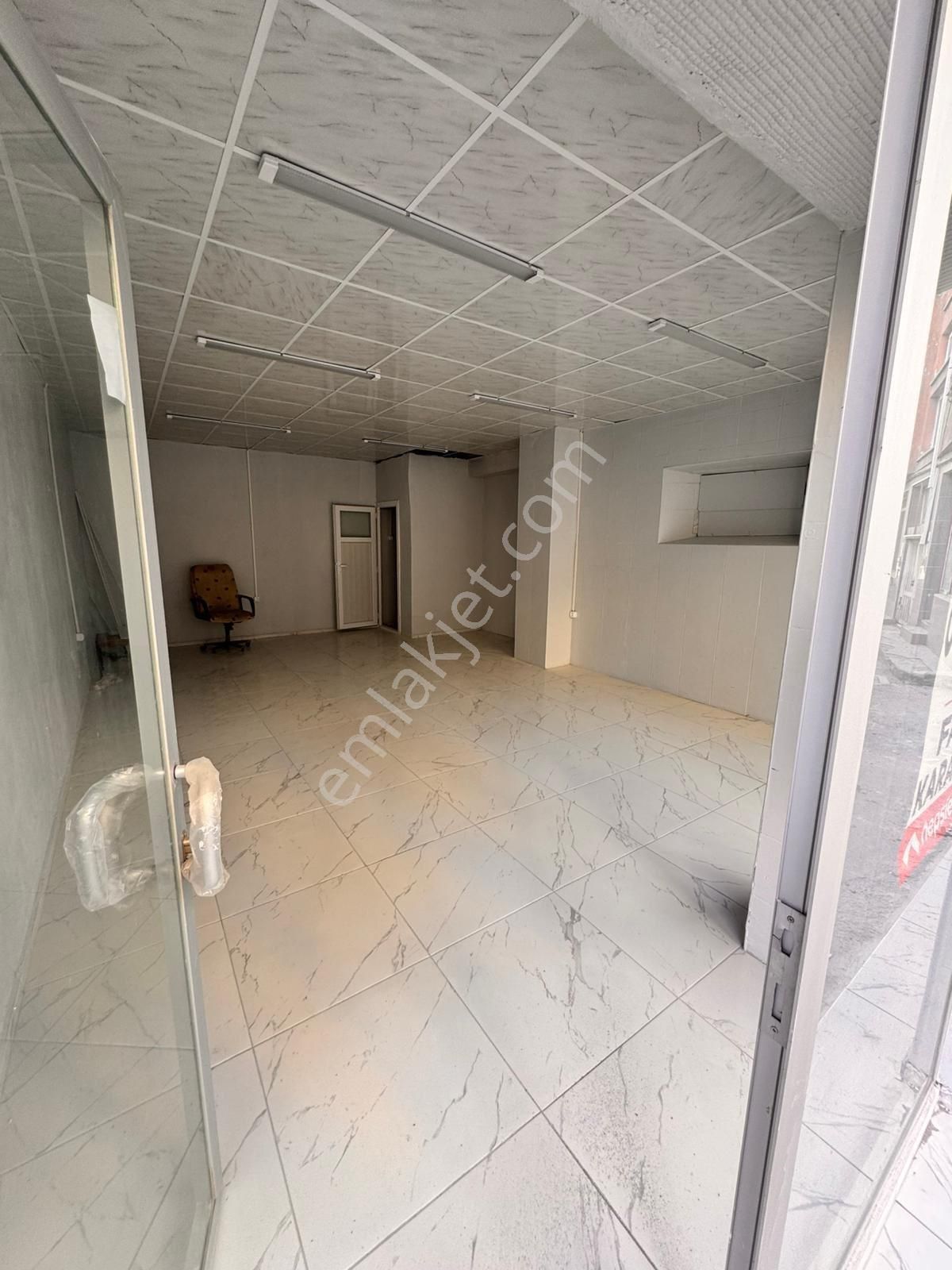 Seyhan Çarşı Merkezde Kiralık Dükkanlar