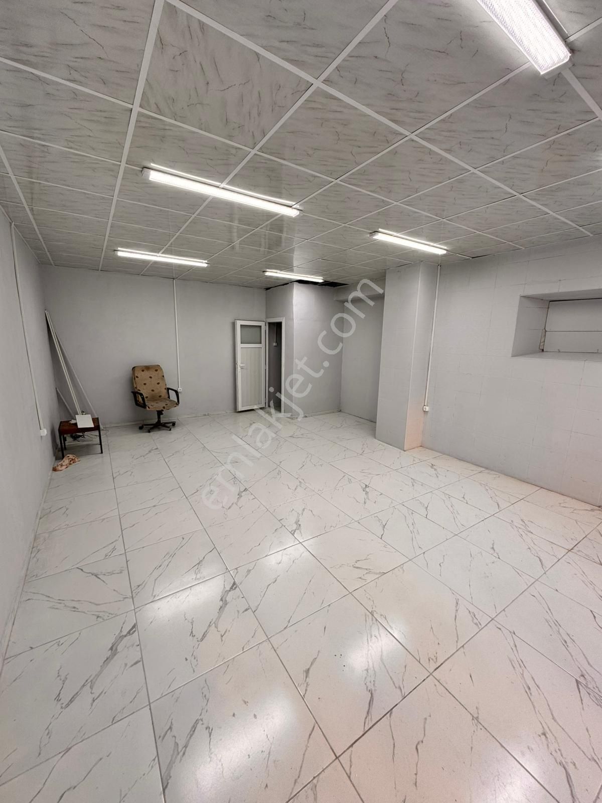 Seyhan Çarşı Merkezde Kiralık Dükkanlar
