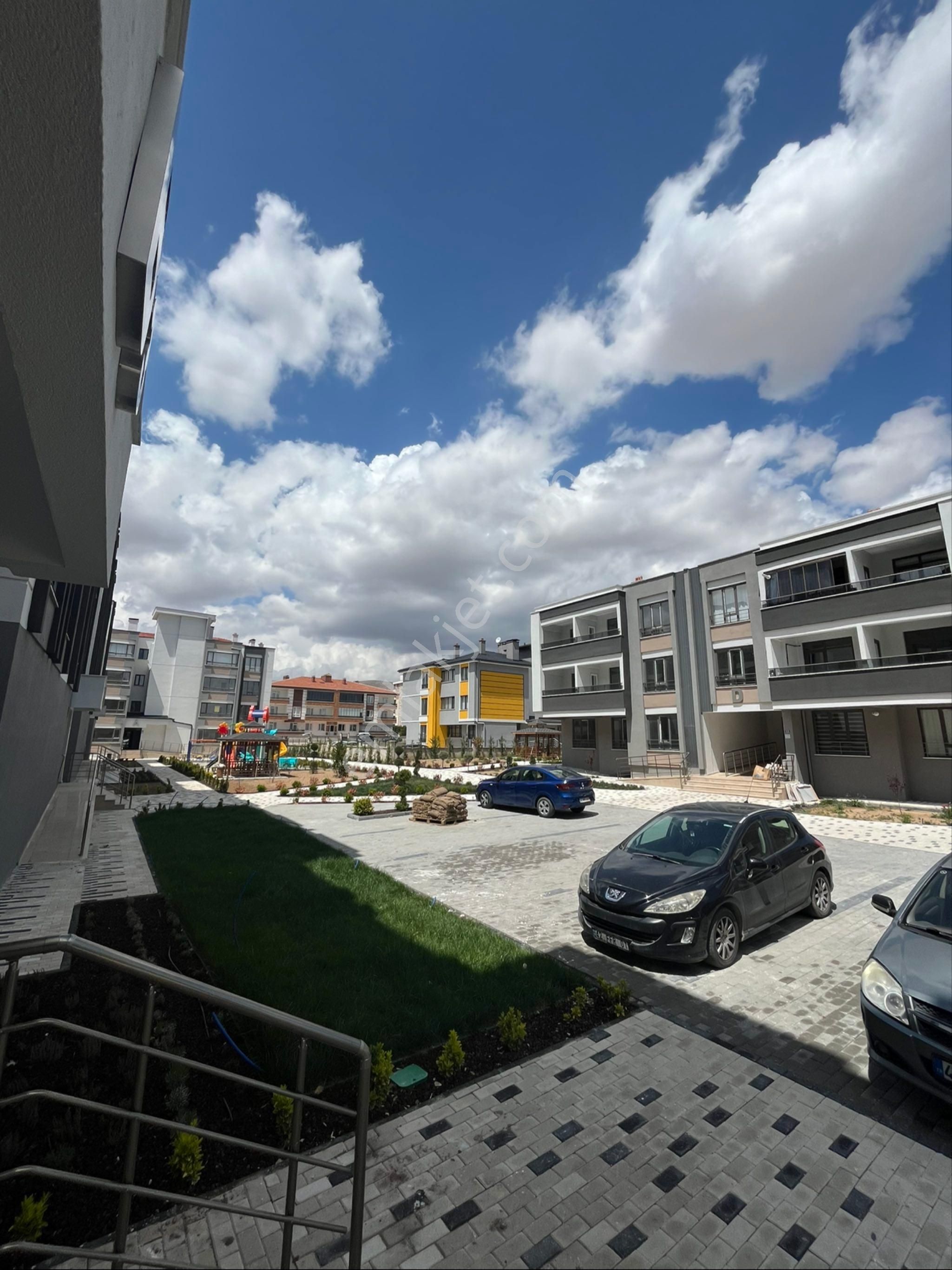 Melsa Başodadan Parsana Mah. 3+1 Yüksek Giriş