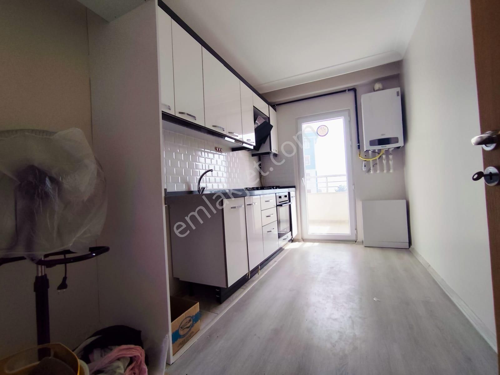 Yakacık Meydana Yürüme Güvenlikli Site İçi 3+1 Arakat Lüks Daire