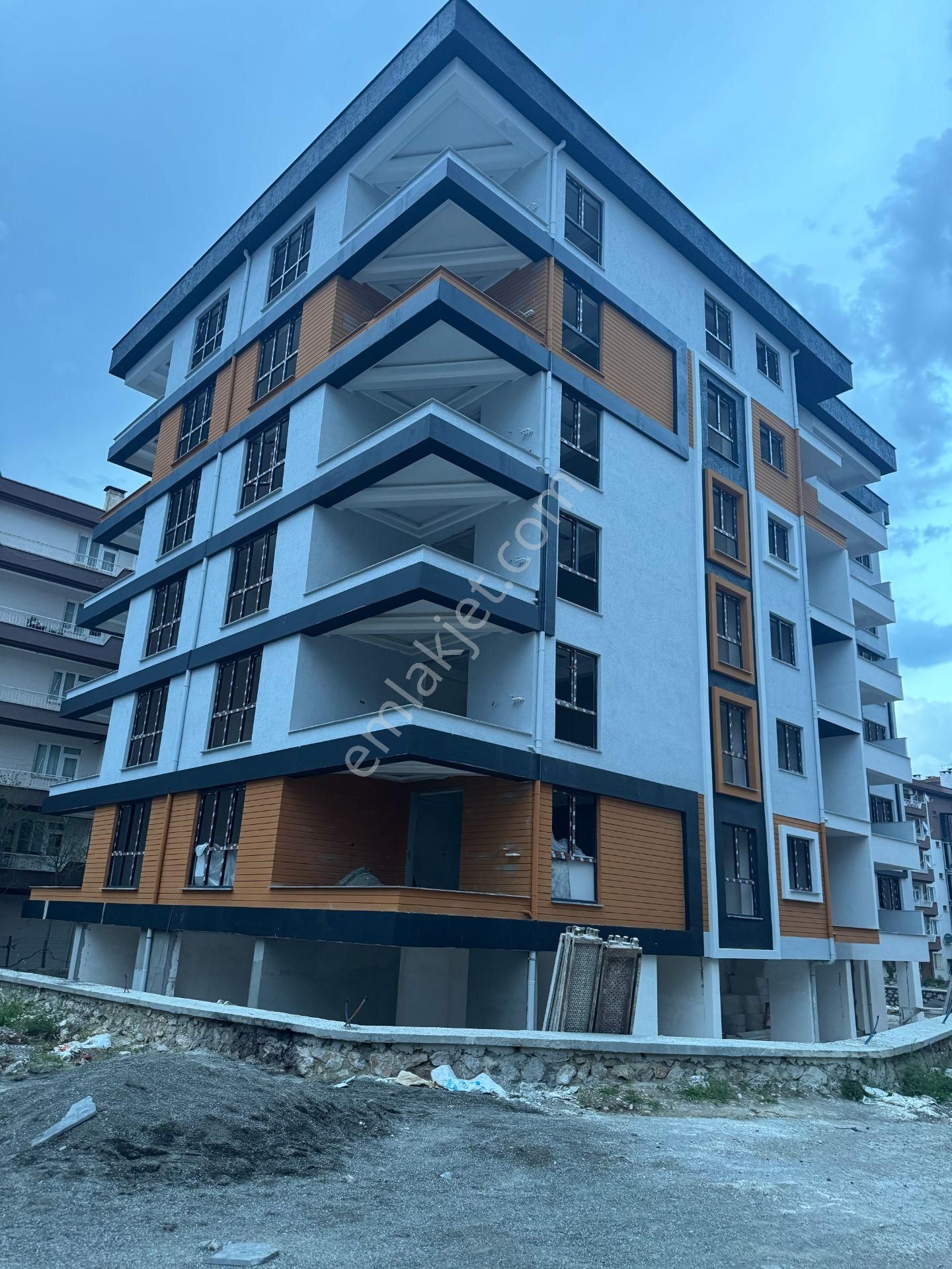 Tokat Devlet Hastanesi Yanında Ultra Lüks 3.5+1çift Cepheli