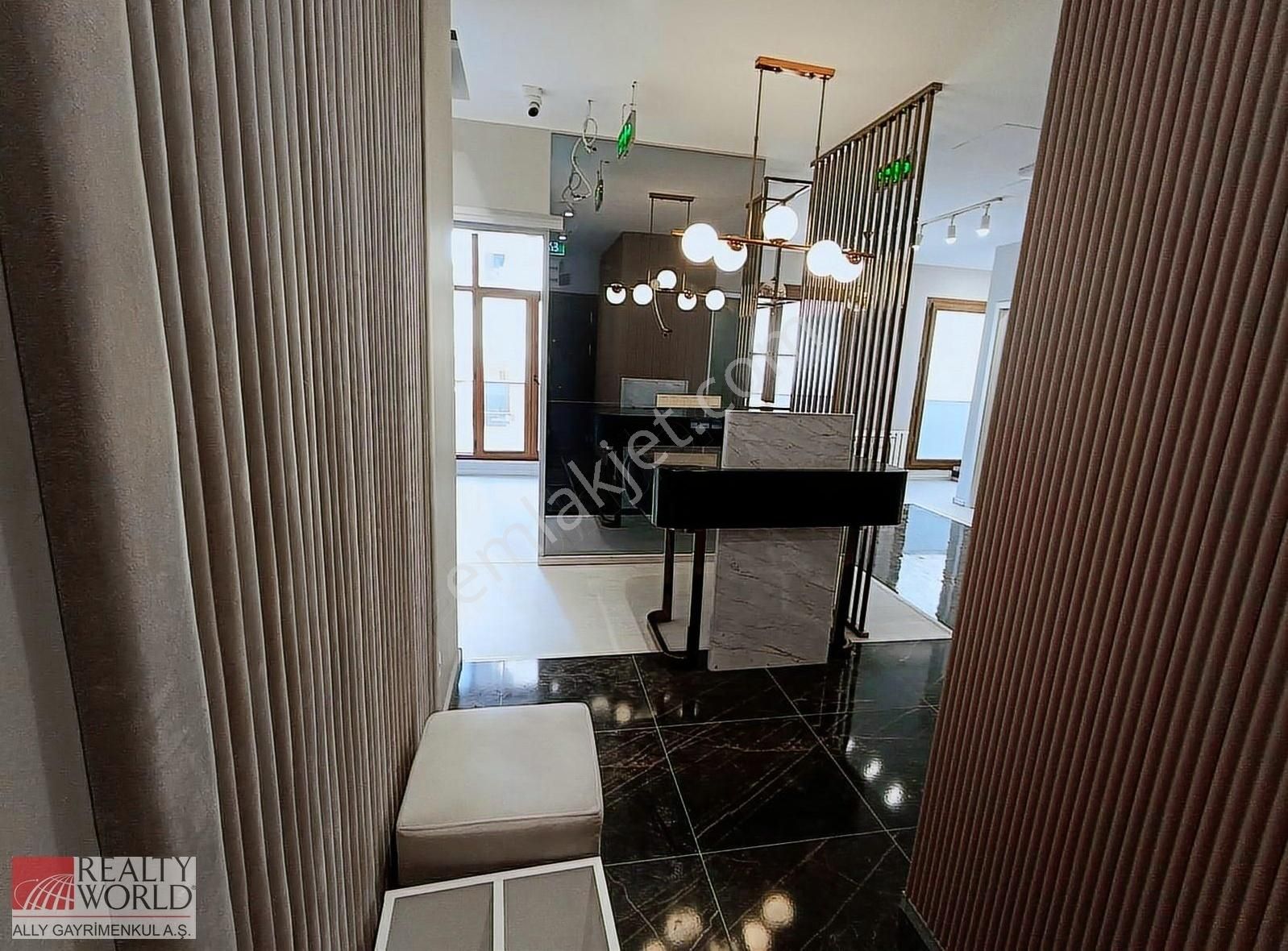 Osmanpasada İçi Yapılı 120 M2 Satılık Dükkan