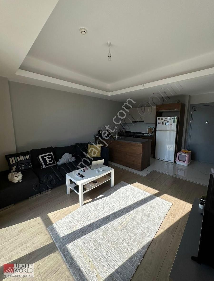 Metroya Yürüme Mesafesinde Site İçerisinde 1+1 Satılık Daire