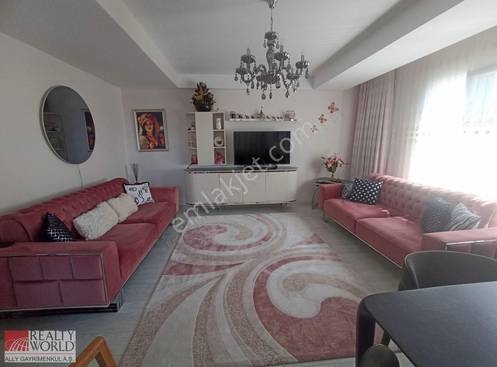 Adatepe Hasbahce'de Büyük Tip Serefiyeli 2+1 Satılık Daire