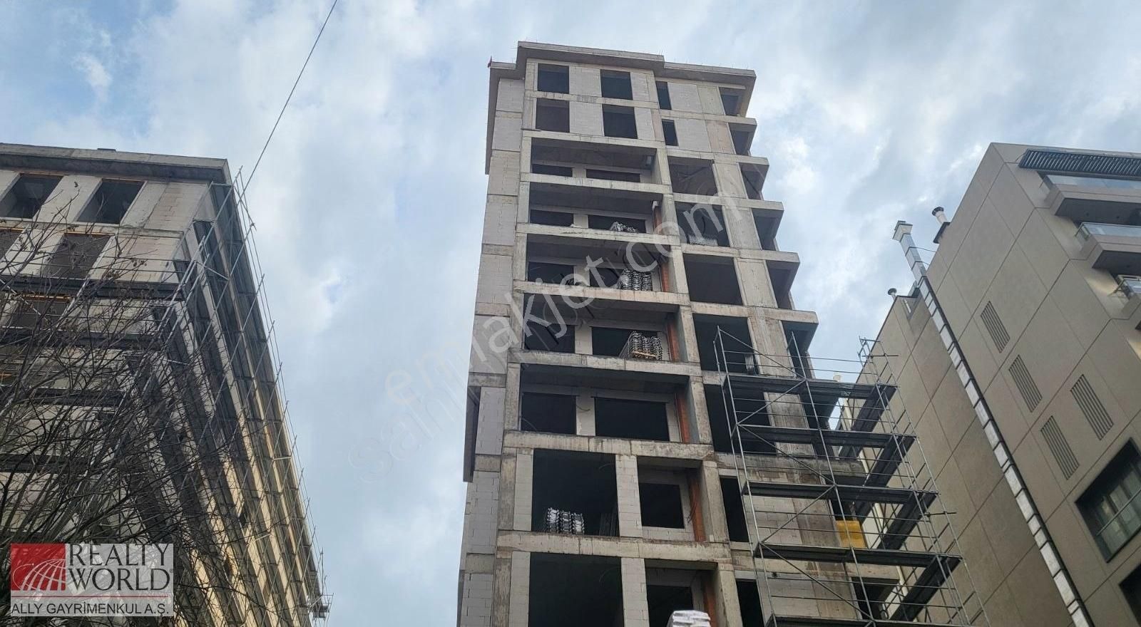 Caddebostan Sahil Tarafı Bulundugu Katta Tek 4+1daire 170m2 Net