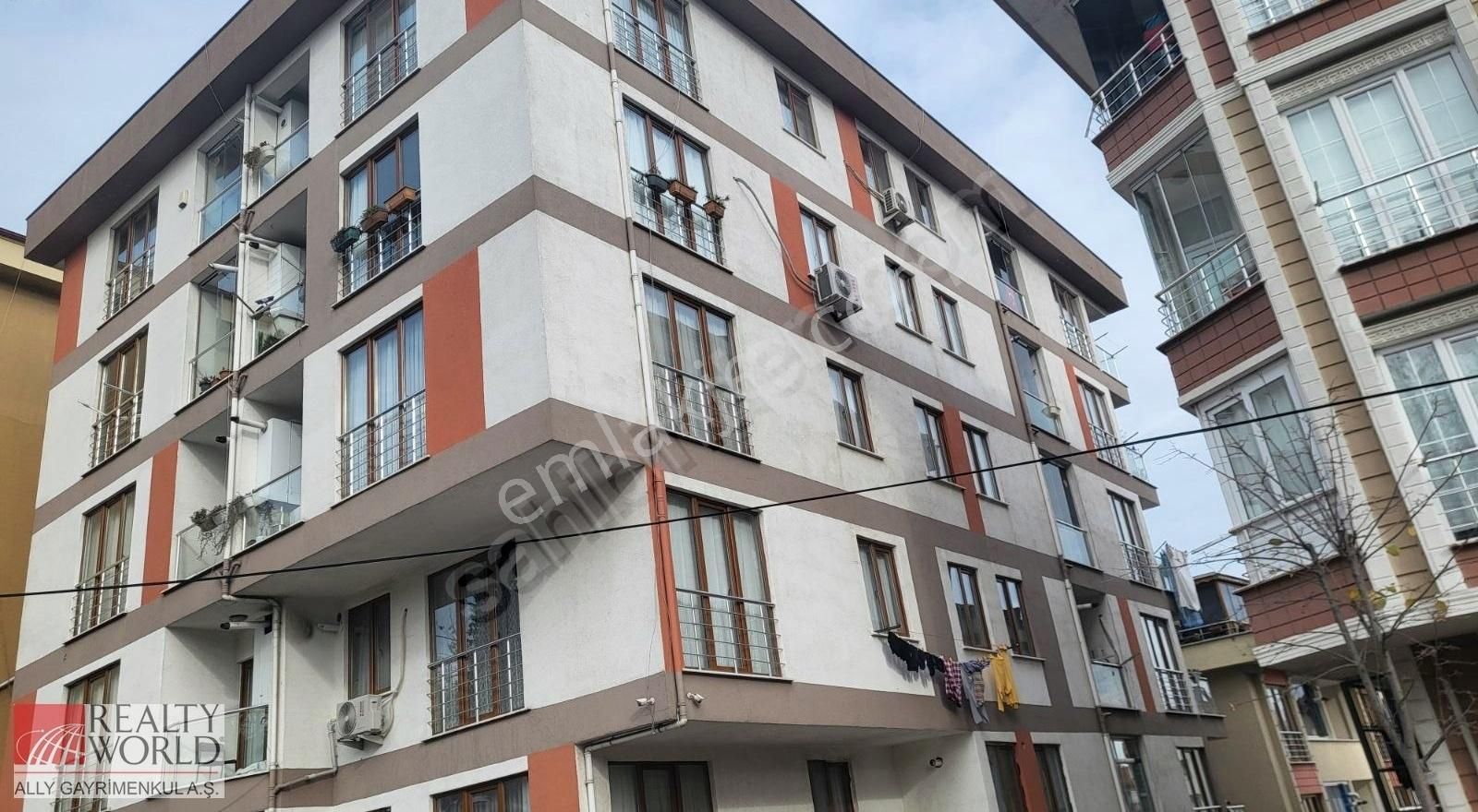 Kagıthane Hasbahçe Manzaralı 3+1 Ebeveyn Banyolu Depolu Daire