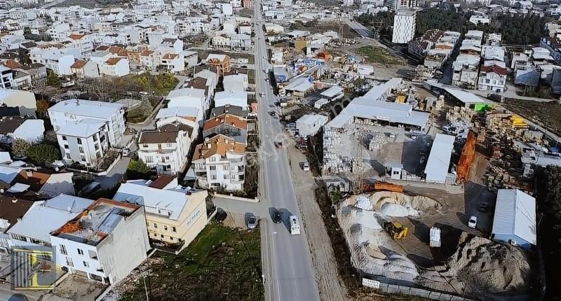 Güneştepe Neşat Ertaş Caddesine Cephe Satılık Arsa