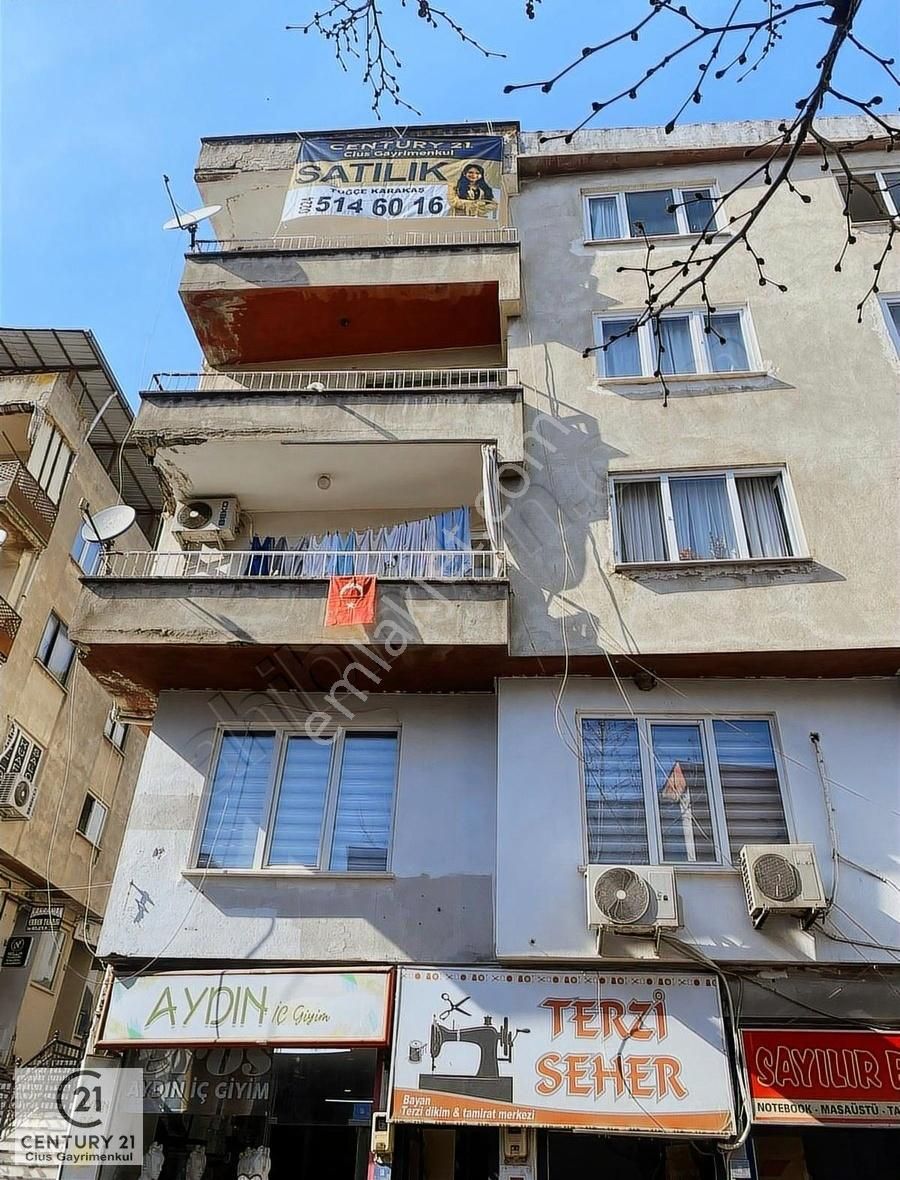 C21 Cius; Cadde Üzerinde Teraslı Satılık Daire