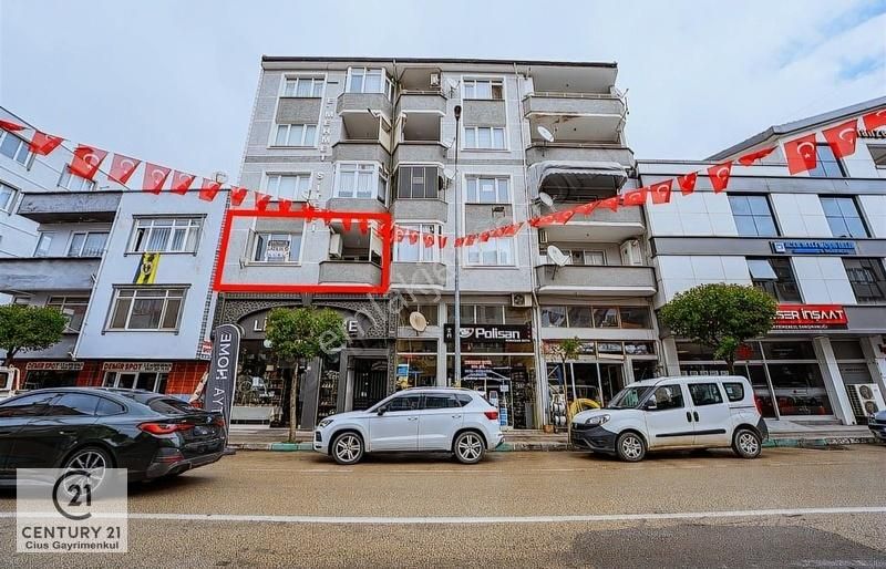 C21; Cius Orhangazi Cad Güney Cephe 3+1 Satılık Daire
