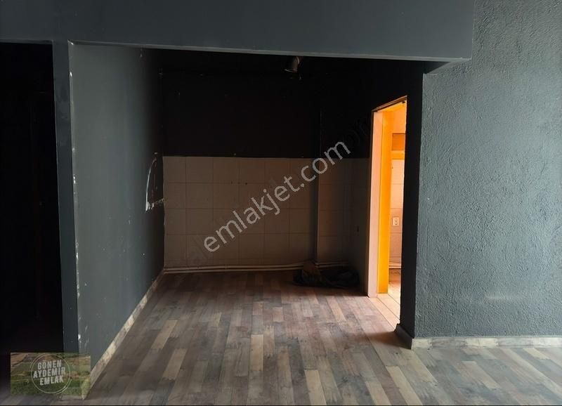 Gönen Merkezde 180 M2 Bahçe Kullanımlı Satılık Dükkan