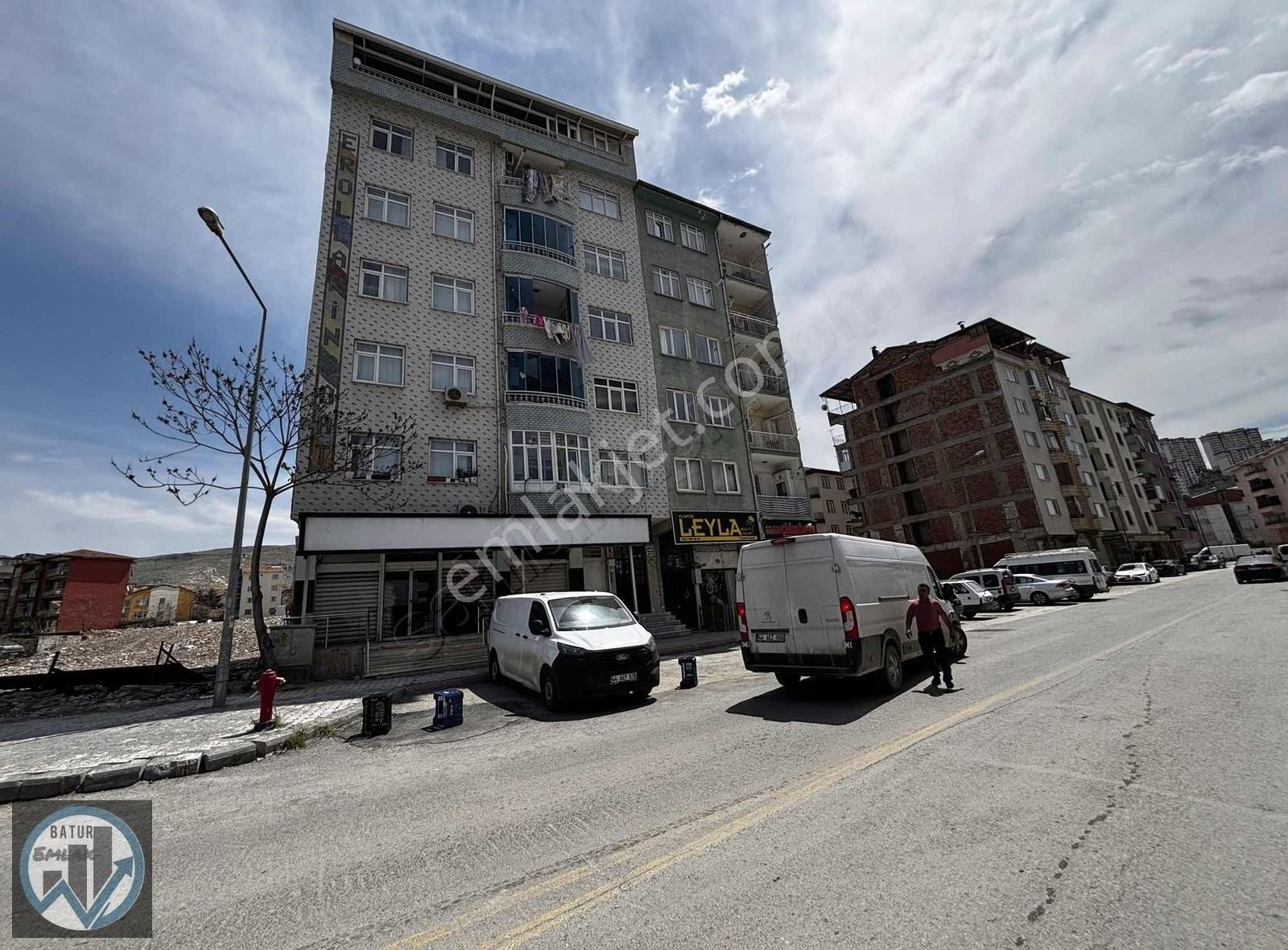 Batur Gayrımenkul'den Fırat Mahallesın'de Kiralık Daire