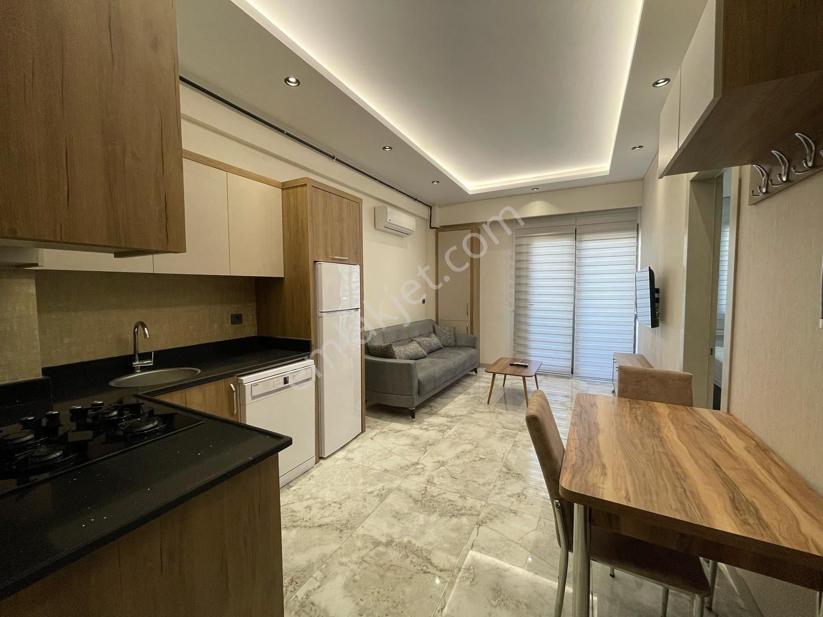 Erkuş Gayrimenkul'den Adliyeye Yakın Lüks 1+1 Esyalı Daire