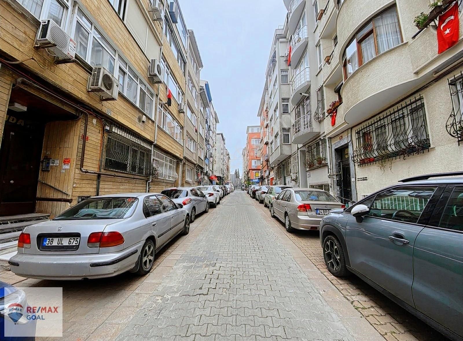 Moda Saınt-joseph&yoğurtçu Parkına Komşu Teraslı Yenilenmiş 3+1