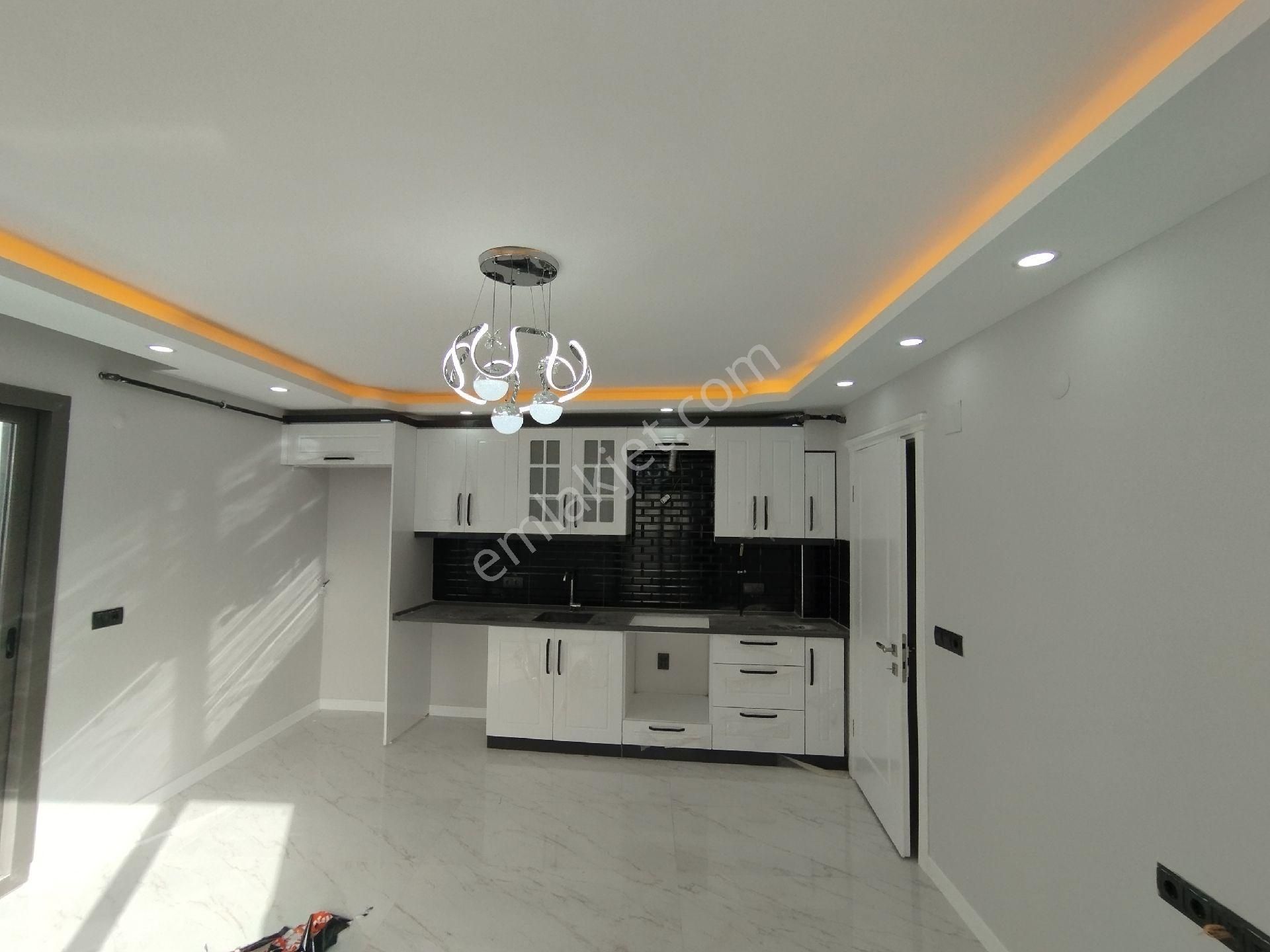 Aydın Söke Yenicami Mah Doğalgazlı Asansörlü Açık Mutfak 2+1 Kiralık Sıfır Daire