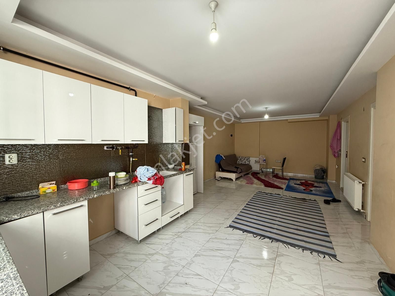 Yaşam Alanınızı Yükseltin! Yüzüncü Yıl’da Havuzlu Sitede Kiralık 2+1 Kaçmaz!