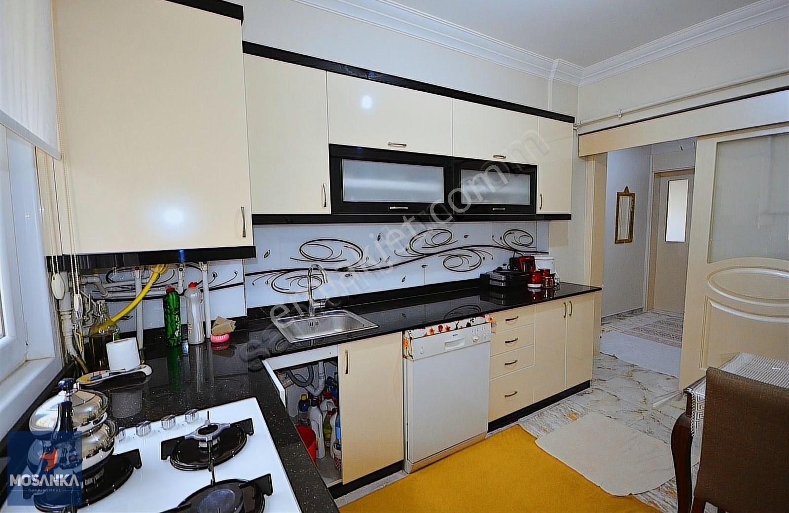 Mosanka'dan Öğretmenevleri'nde Satılık 2+1 Yüksek Giriş Daire