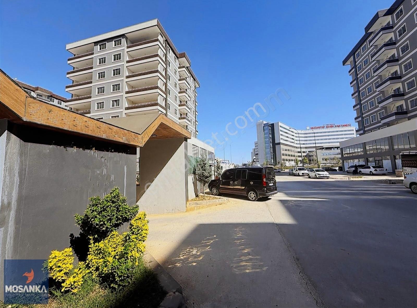 Mosanka'dan Şehir Hastanesi Karşısı 2.5+1 Giriş Kat Lüks Daire