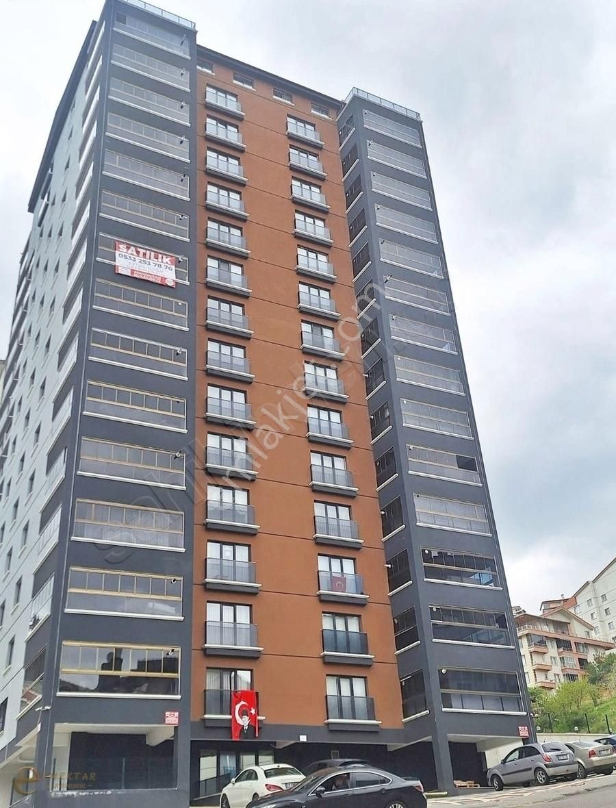 Cadde Yakını Site İçerisinde Ara Katta Fırsat 3+1 Daire