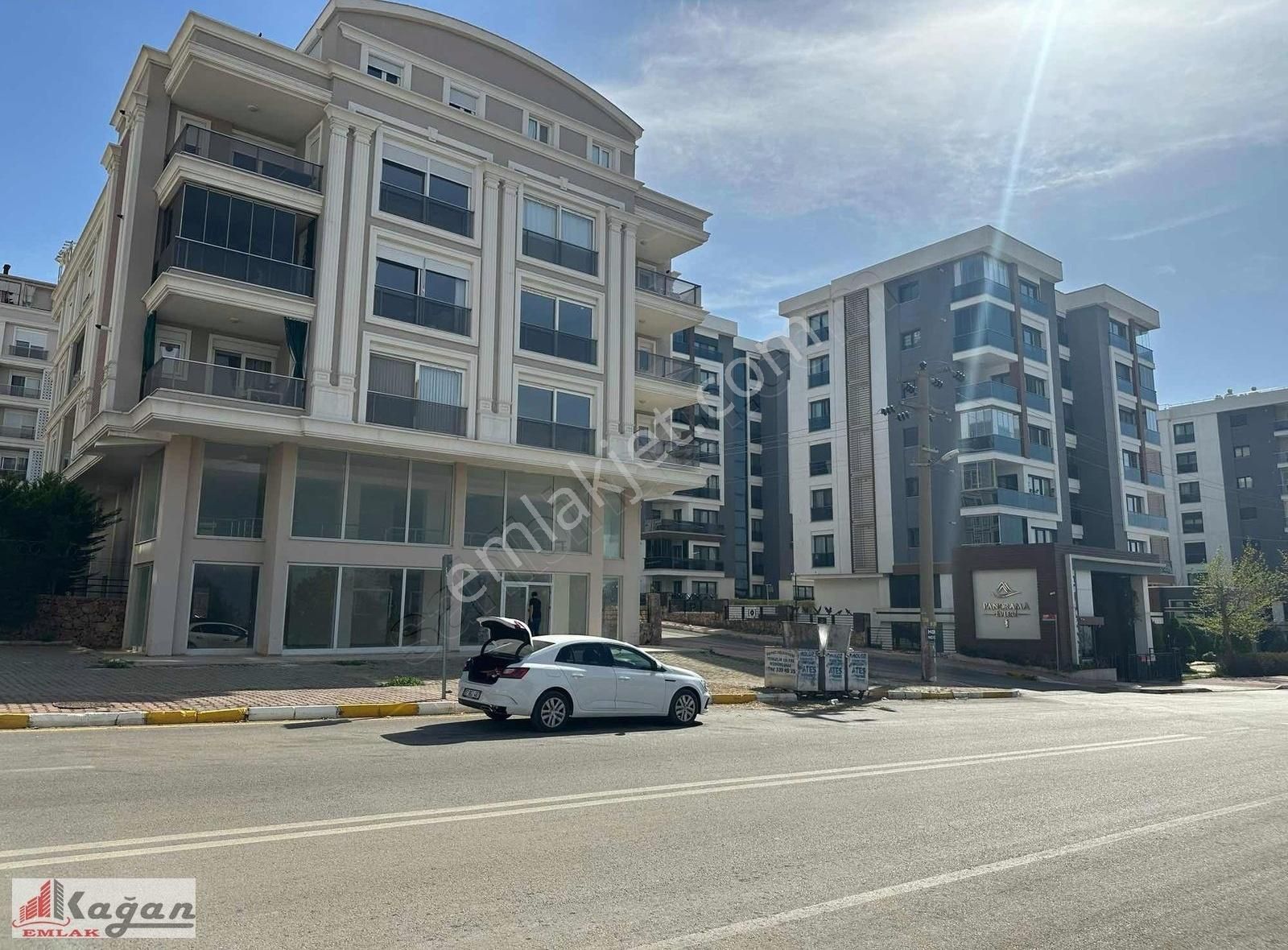 Çankayada Manzaralı Bacalı Restoranta Uygun Otoparklı 565 M2