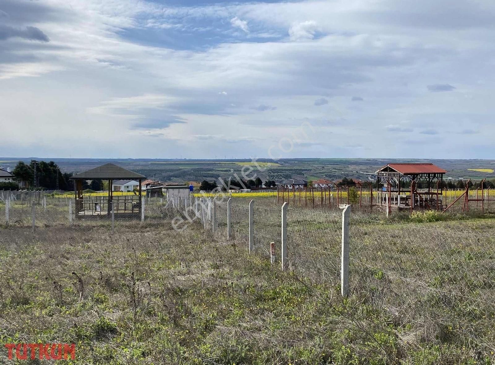 İmarlı Arsa Tapulu 250m Kadastral Yola Cephe