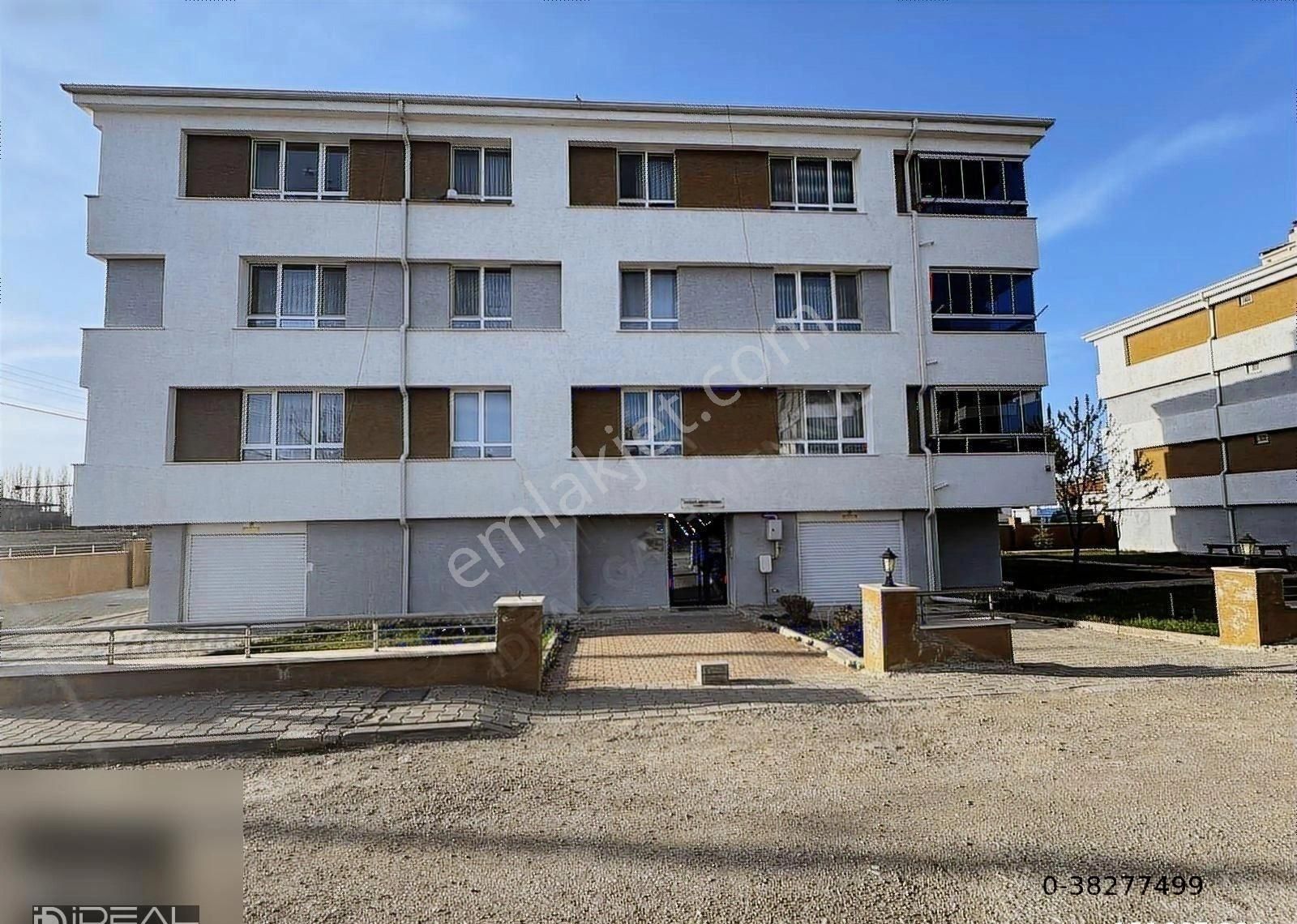 Yeşiltepe Mh Site İçerisinde Köşe Konumda Geniş Satılık 2+1daire