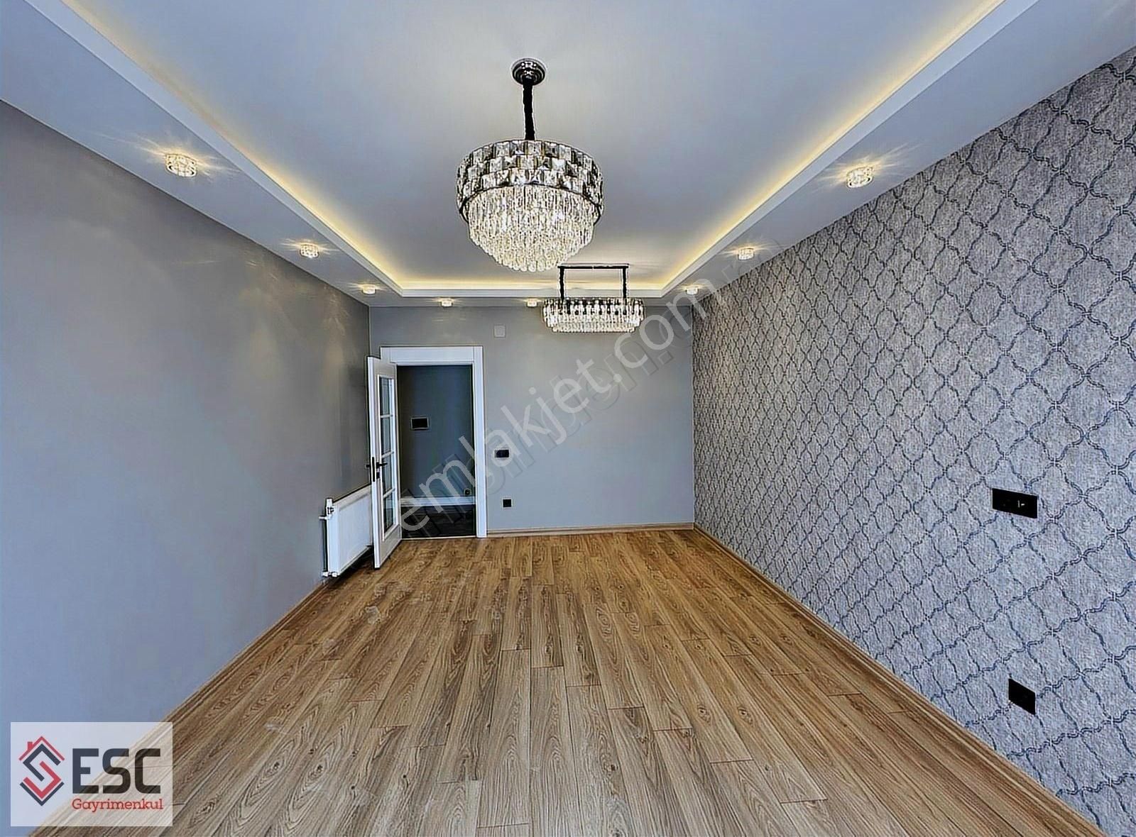 Esc'den Lüks Projede 2.5+1 Havuzlu Ebeveyn Banyolu Daire Esc1628