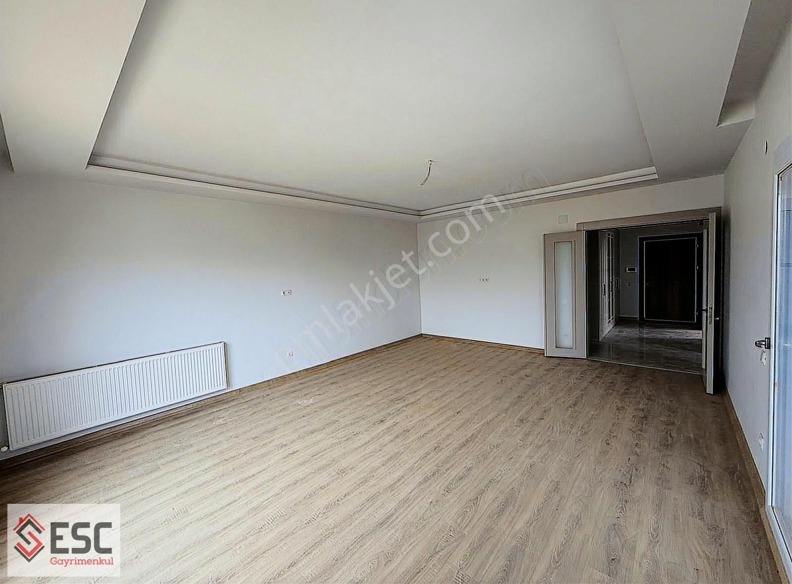 Esc'den Vatan Caddesi Civarı Havuzlu Sitede 5+1 Daire Esc2003