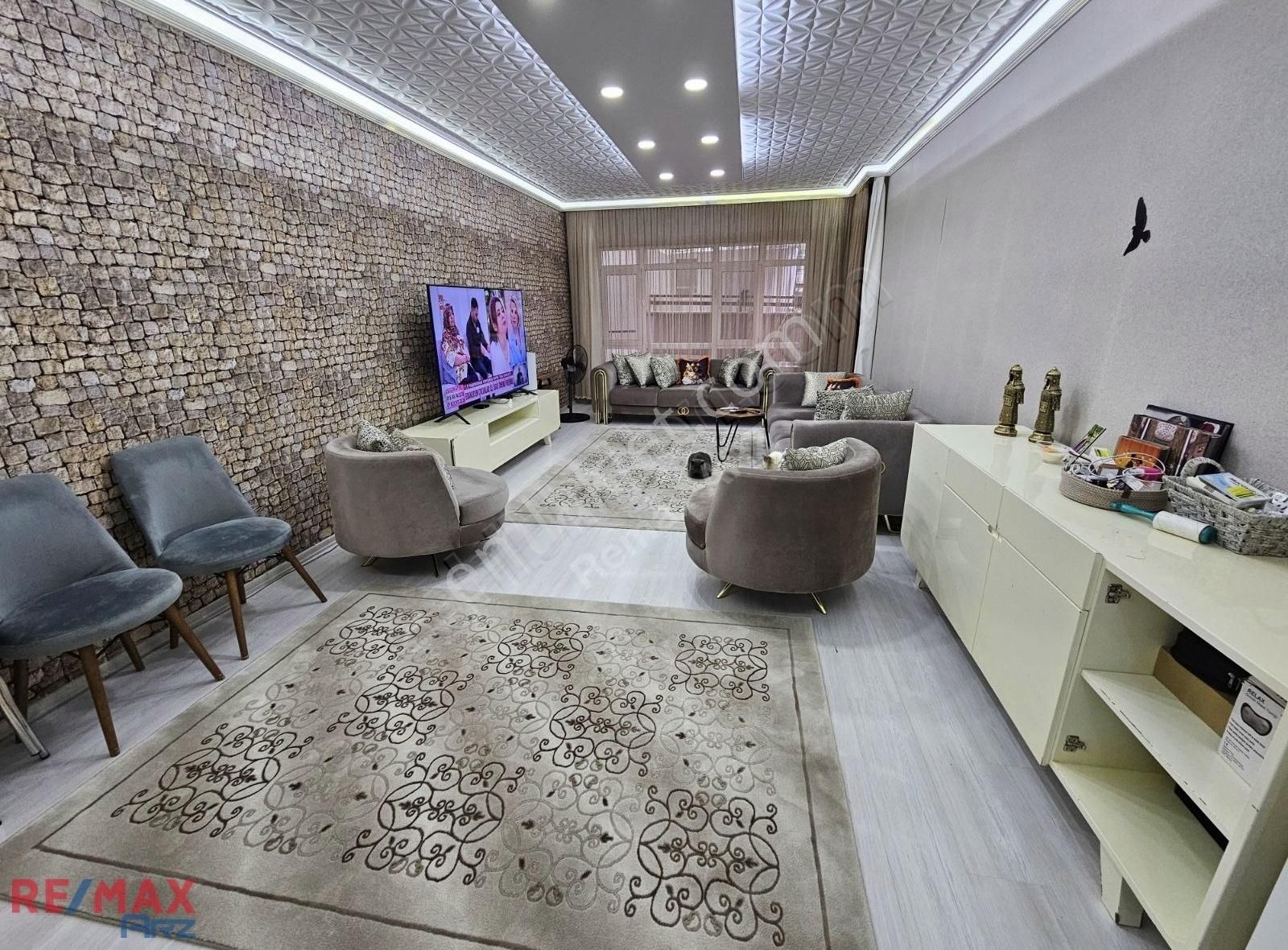 Demetevler'de Çok Merkezi Lokasyonda Satılık 3+1 Bakımlı Daire