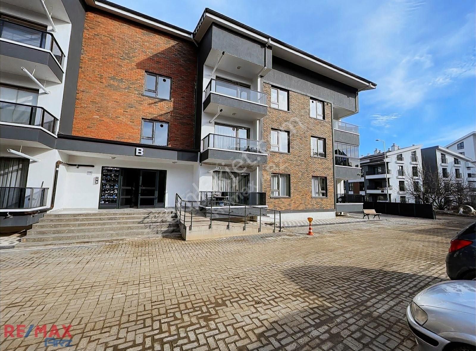 Site İçinde,sıfır Daire,açık Otopark,balkonlu,bulvara 200m