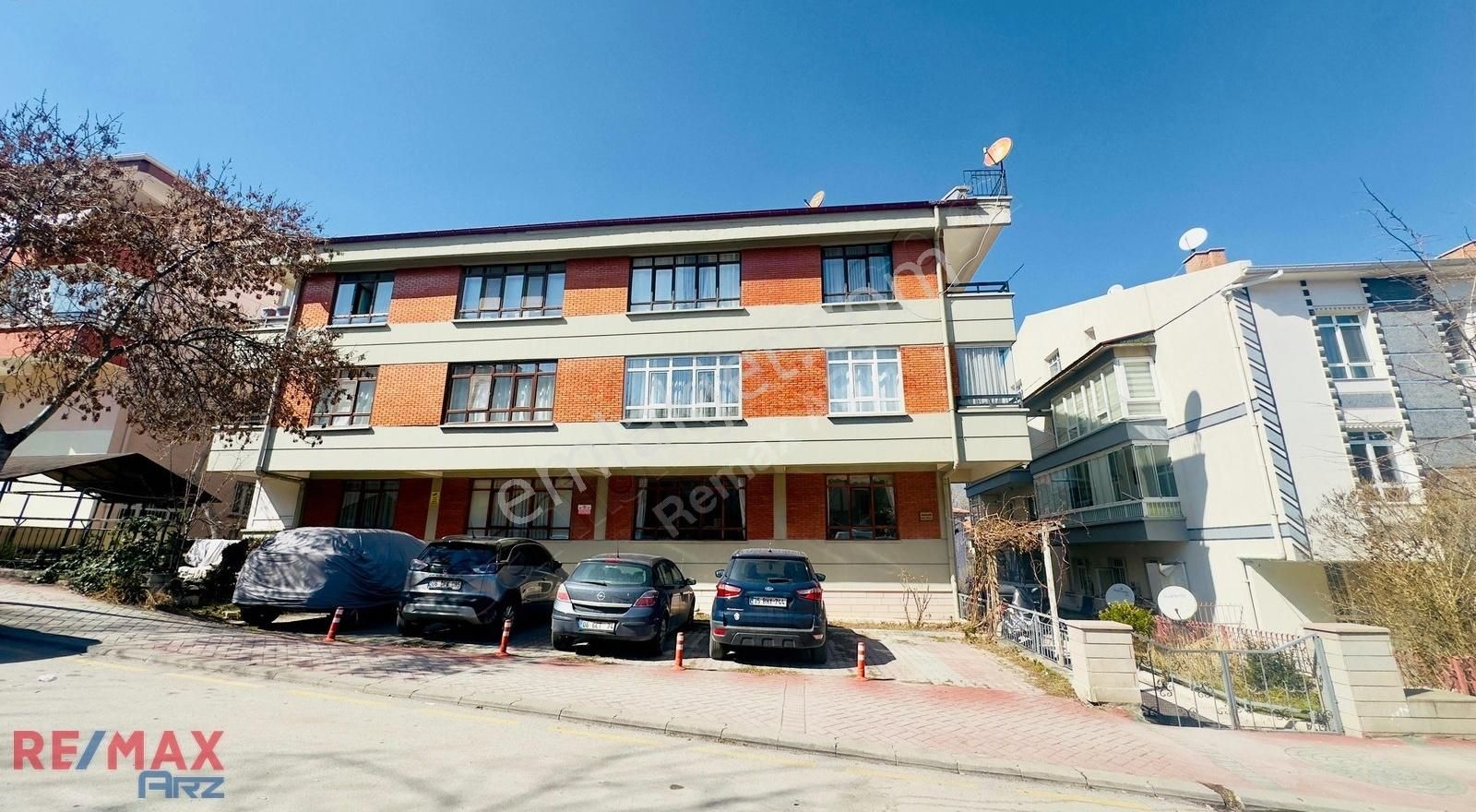 Çankaya Dikmen Naci Çakır Mah. Geniş Ve Yapılı Satılık 3+1 Daire