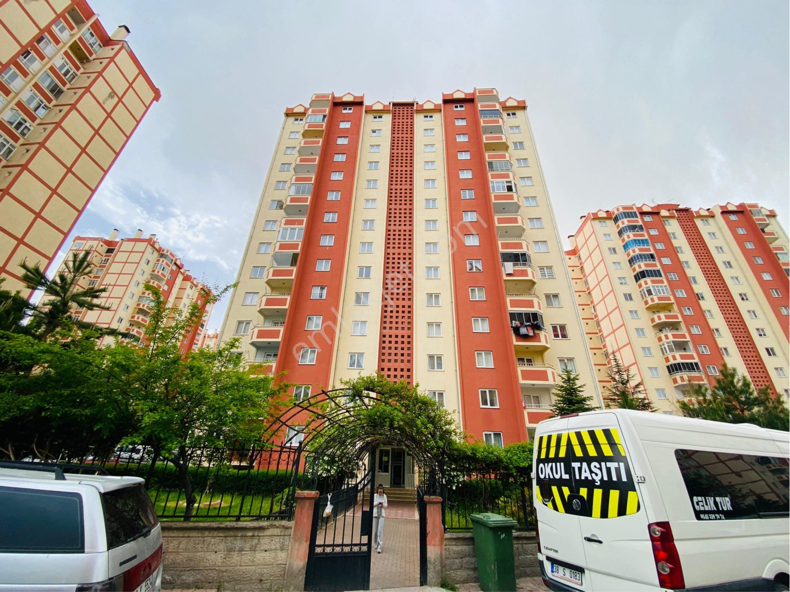 Serkentte Acil Satılık Eras Sitesi Ara Kat Araç Takasına Uygun
